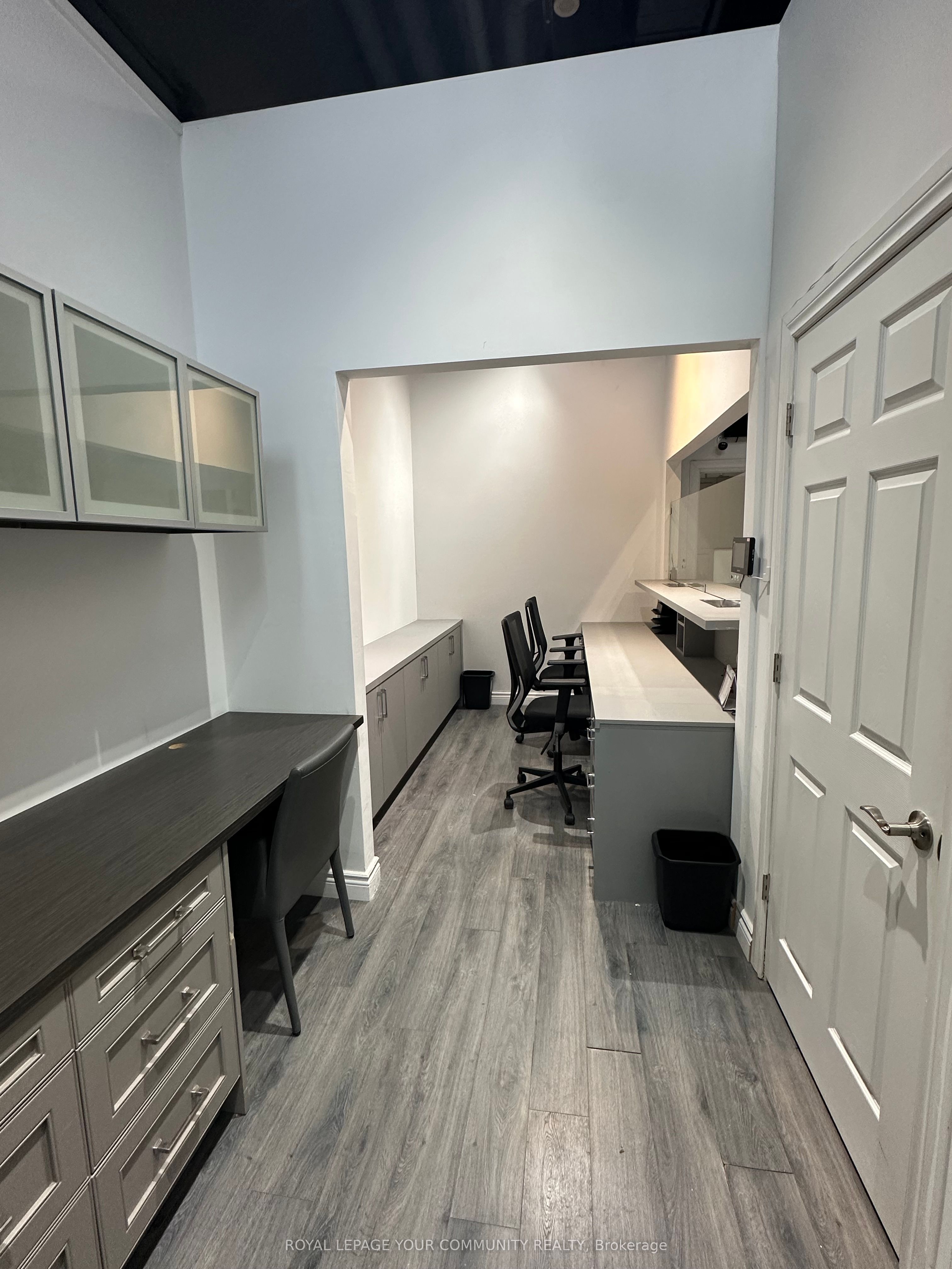 #18 - 7181 Yonge Street Property Photo 6