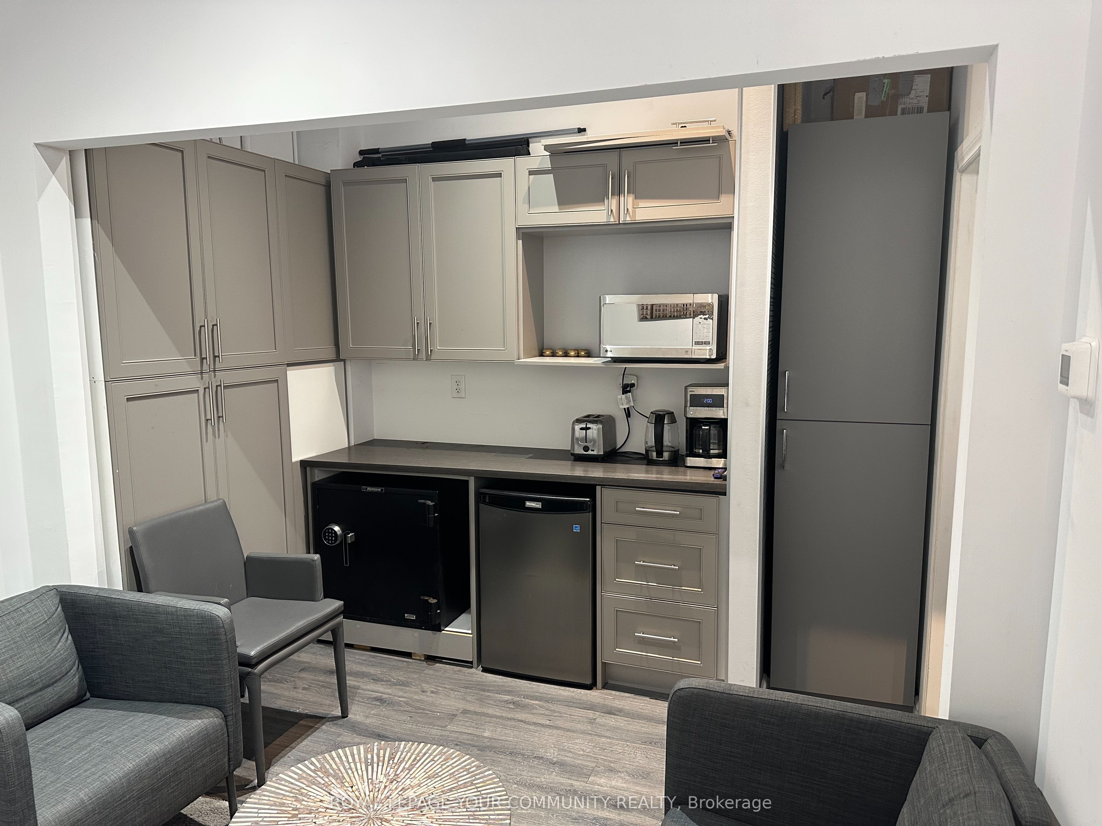 #18 - 7181 Yonge Street Property Photo 14