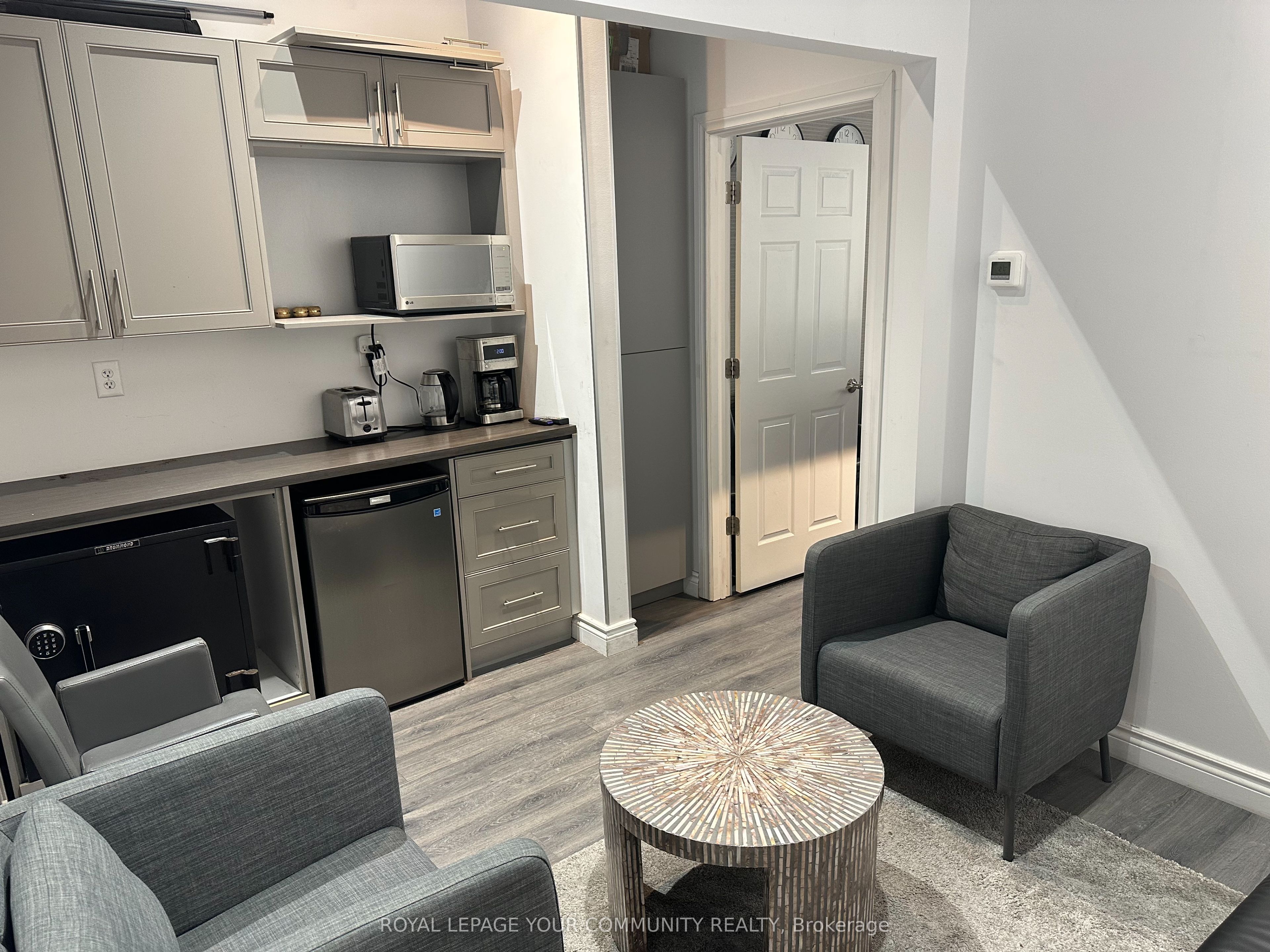 #18 - 7181 Yonge Street Property Photo 15