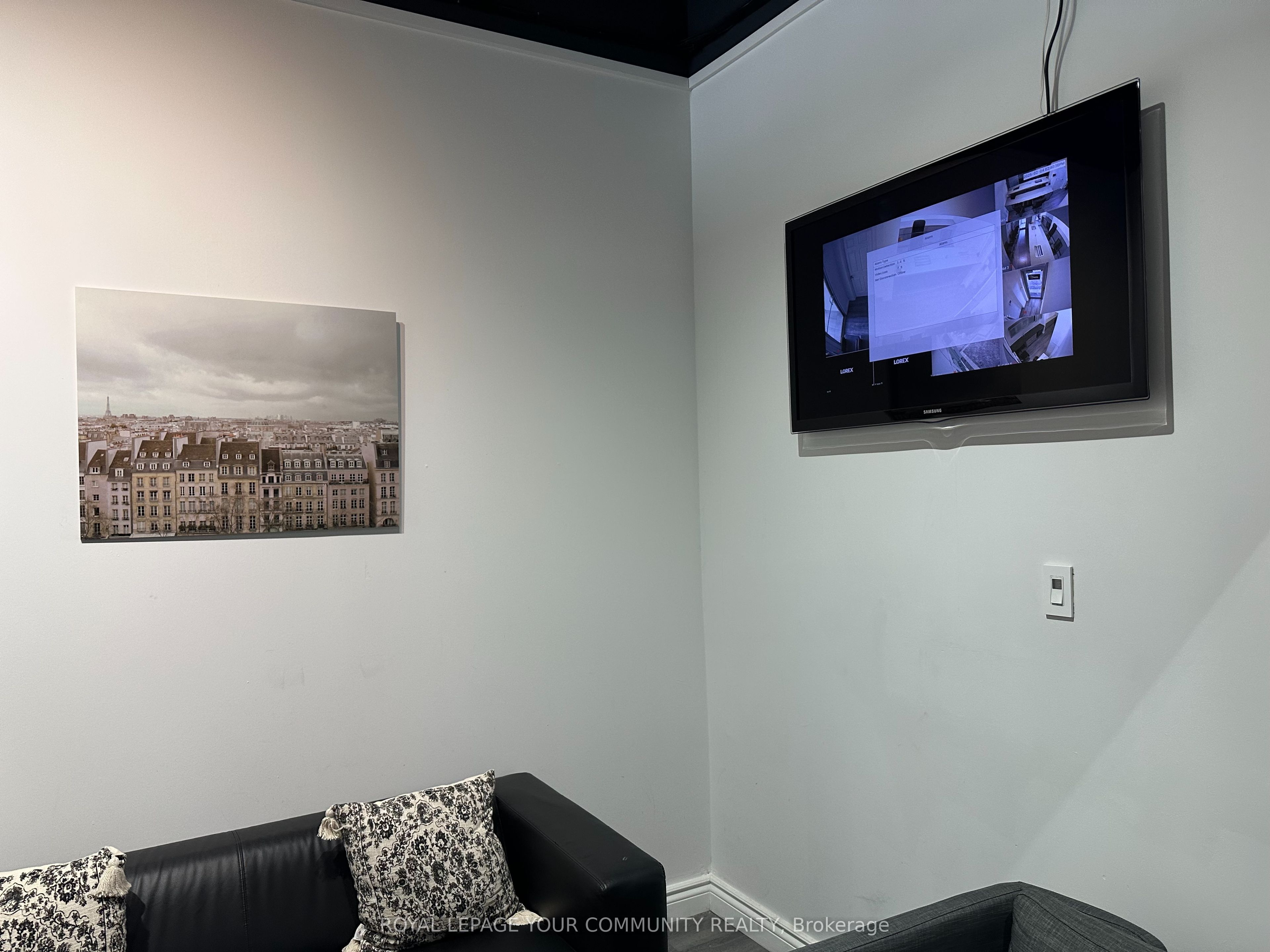 #18 - 7181 Yonge Street Property Photo 17