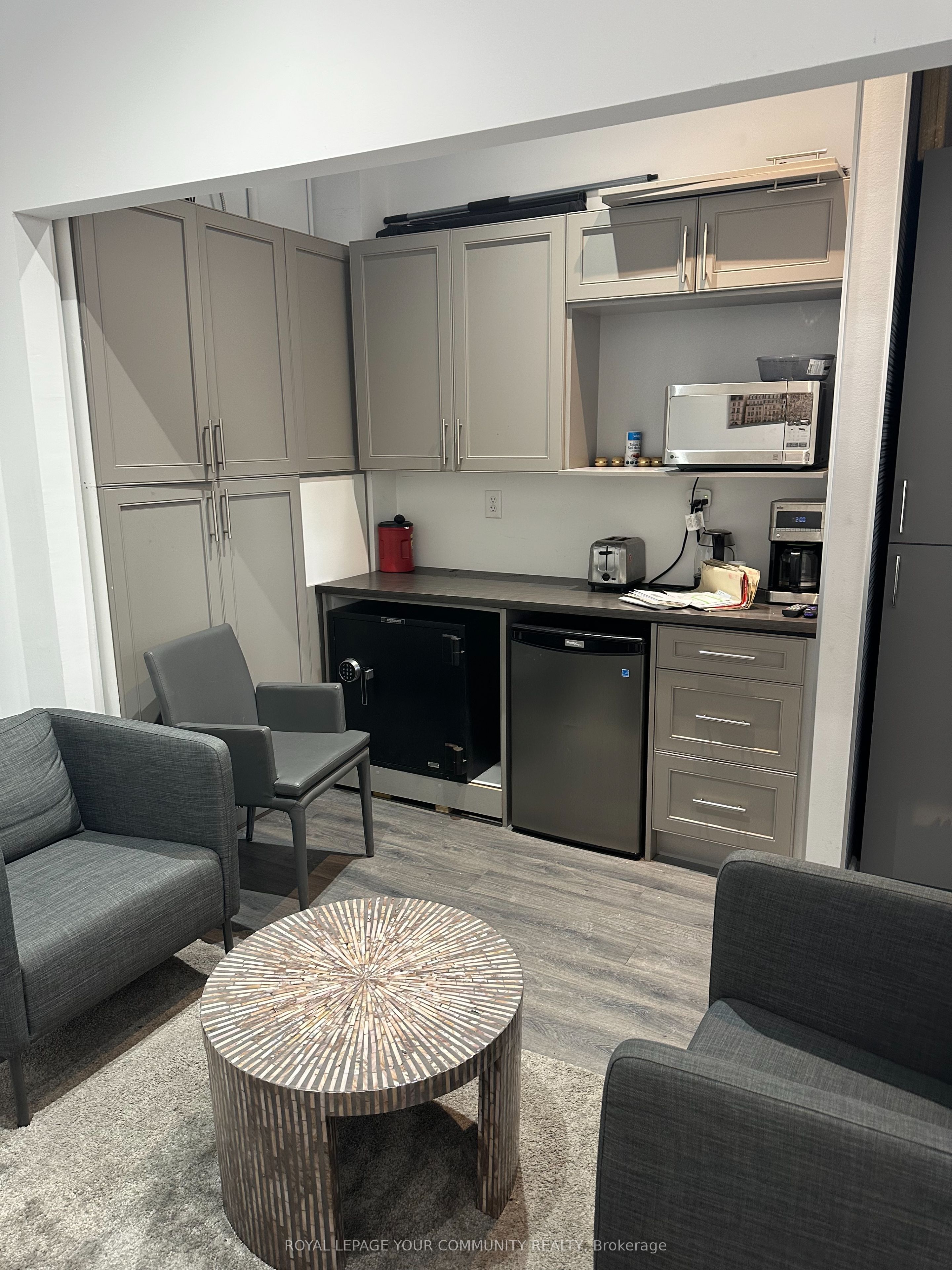 #18 - 7181 Yonge Street Property Photo 18