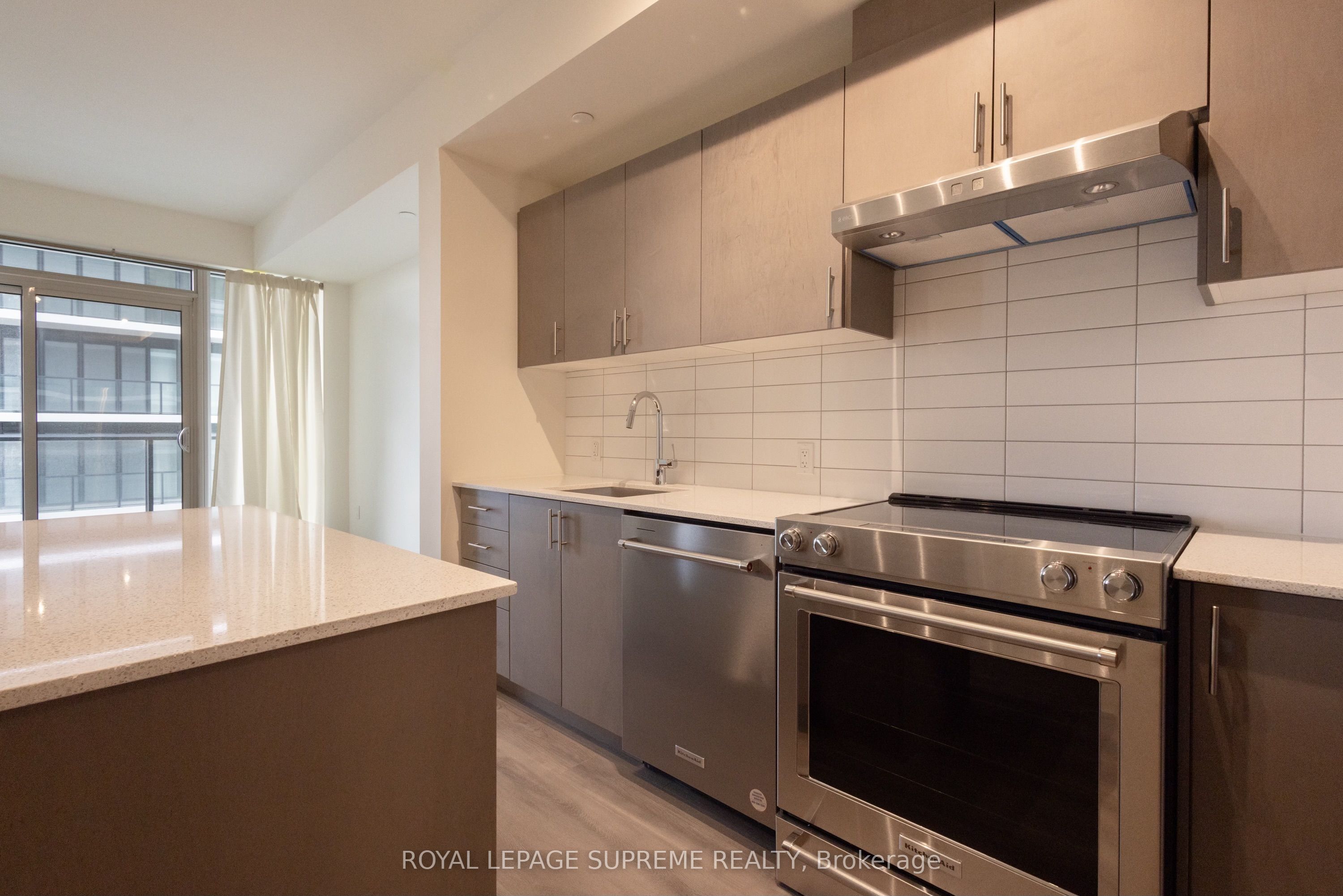 #1407 - 9000 Jane Street Property Photo 5