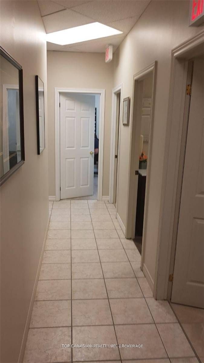 #15 - 9555 Yonge Street Property Photo 3
