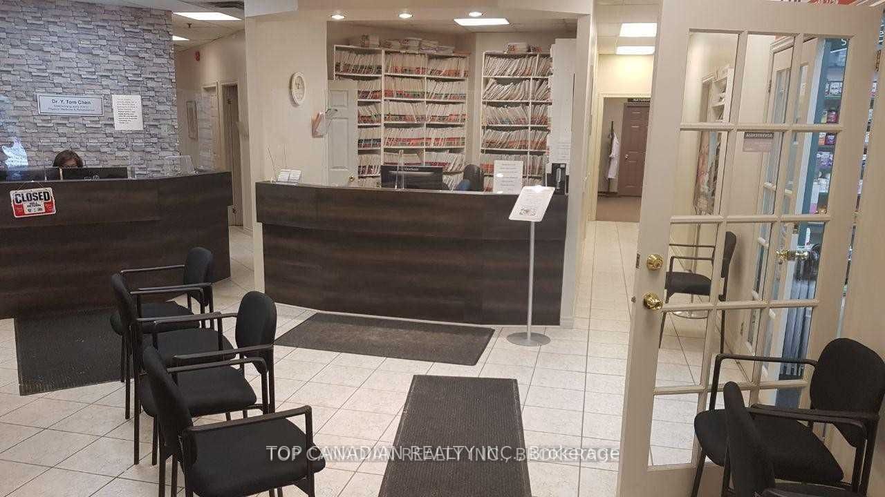 #15 - 9555 Yonge Street Property Photo 5