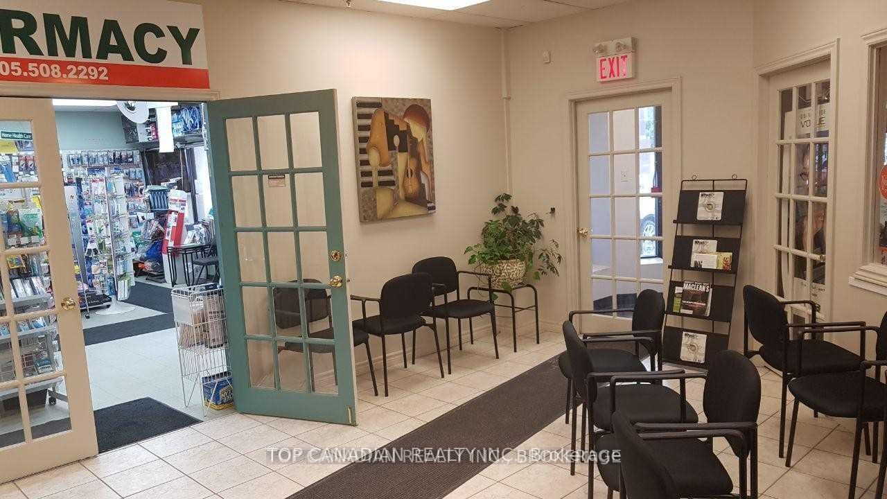 #15 - 9555 Yonge Street Property Photo 6