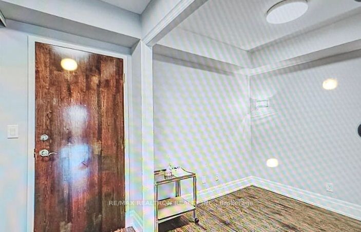 #210 - 100 Promenade Circle Property Photo 5