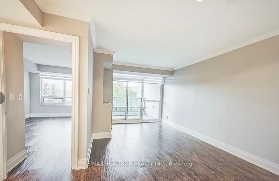 #210 - 100 Promenade Circle Property Photo 9