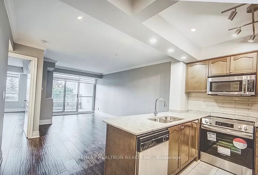 #210 - 100 Promenade Circle Property Photo 10