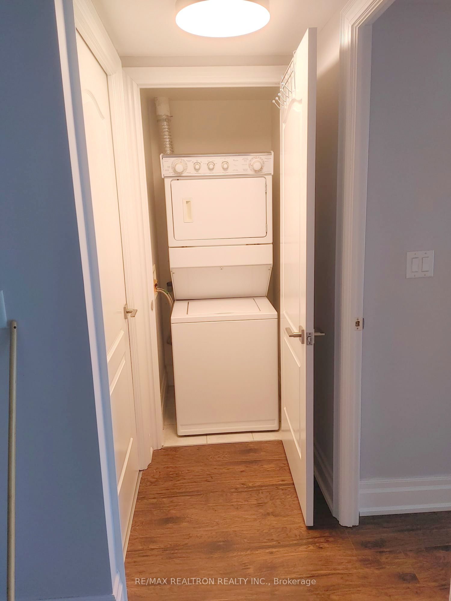#210 - 100 Promenade Circle Property Photo 11