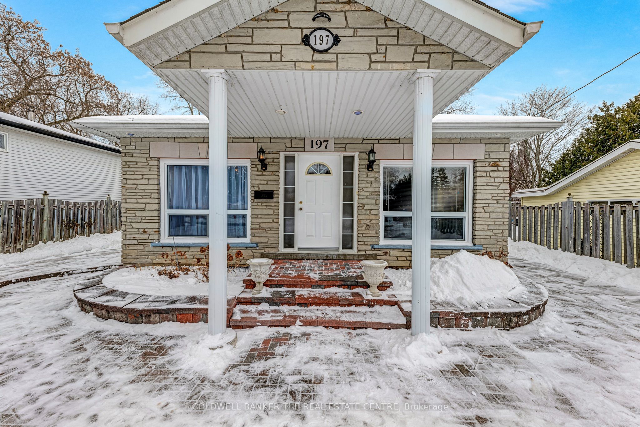 197 Cameron Crescent Property Photo 2