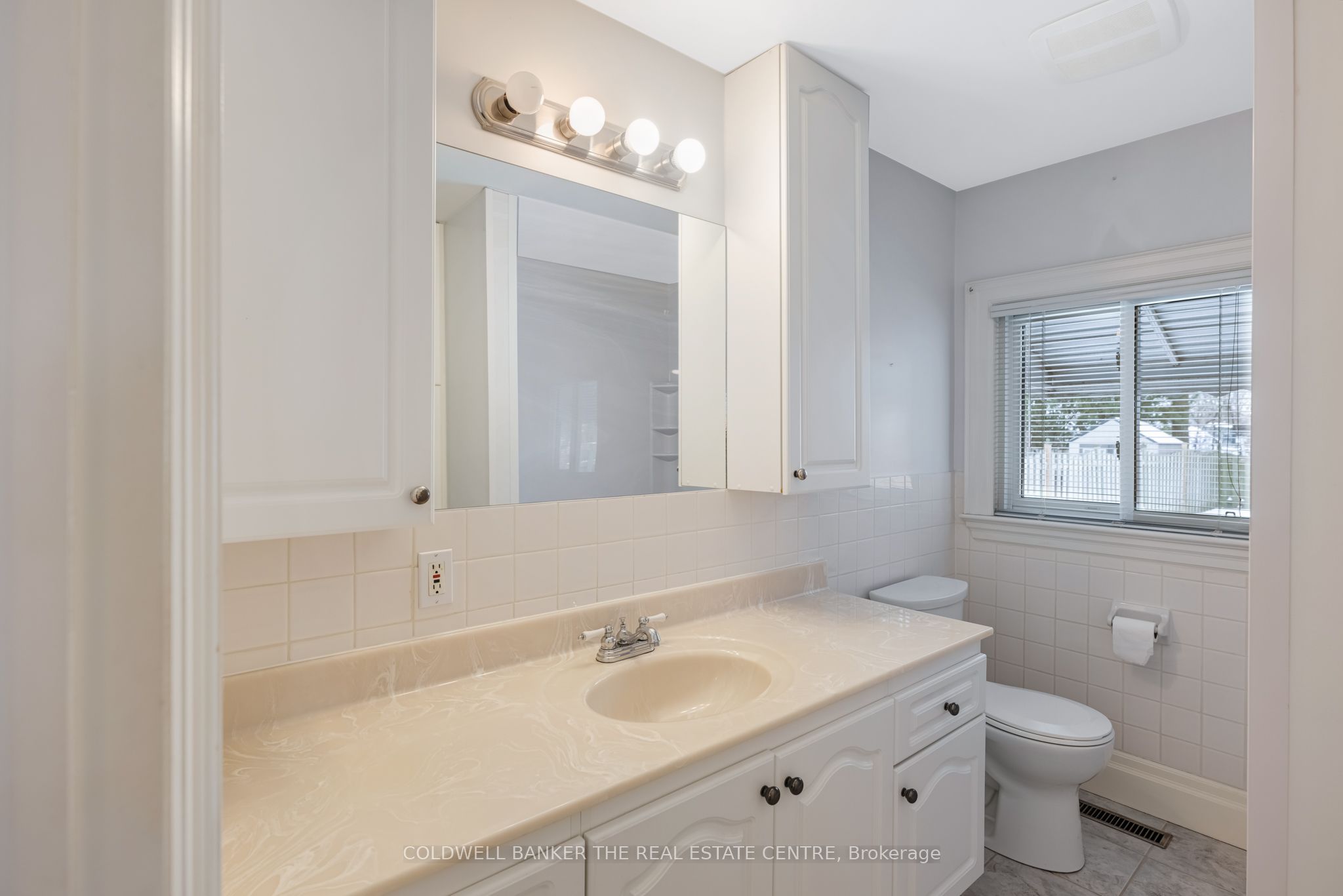 197 Cameron Crescent Property Photo 22