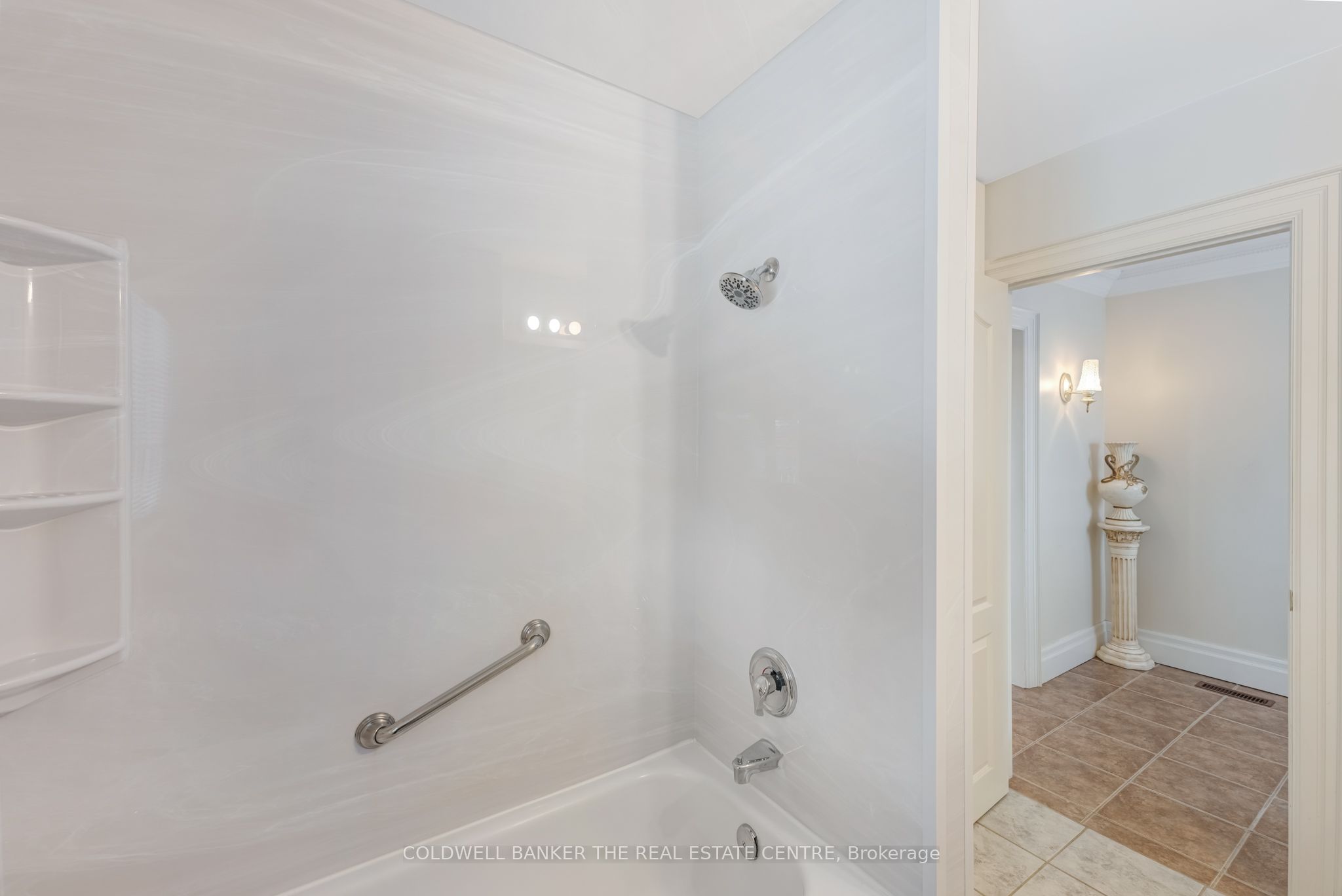 197 Cameron Crescent Property Photo 23