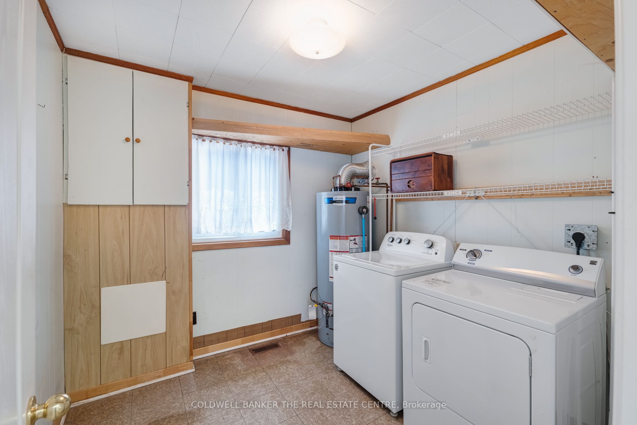 197 Cameron Crescent Property Photo 25