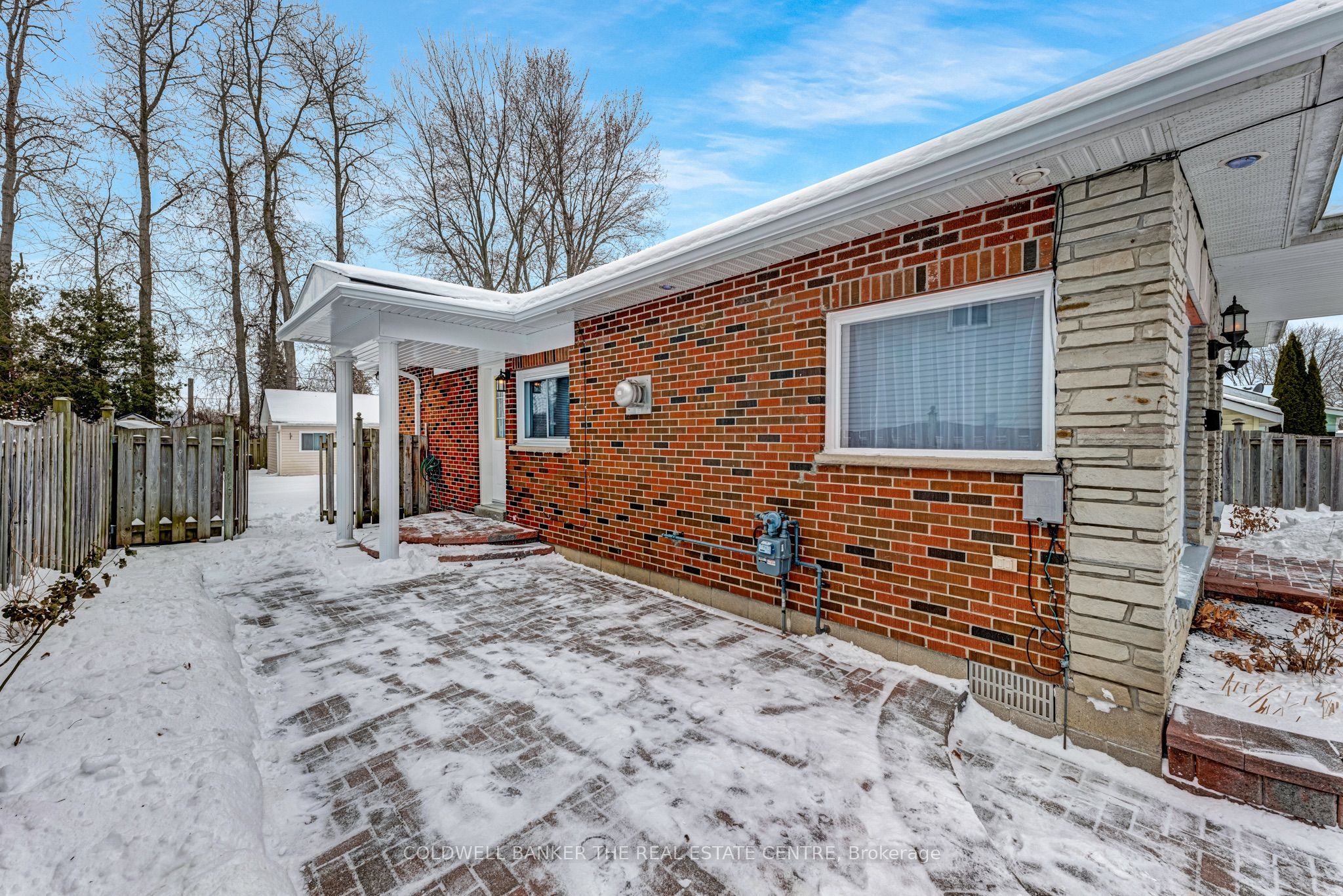 197 Cameron Crescent Property Photo 27