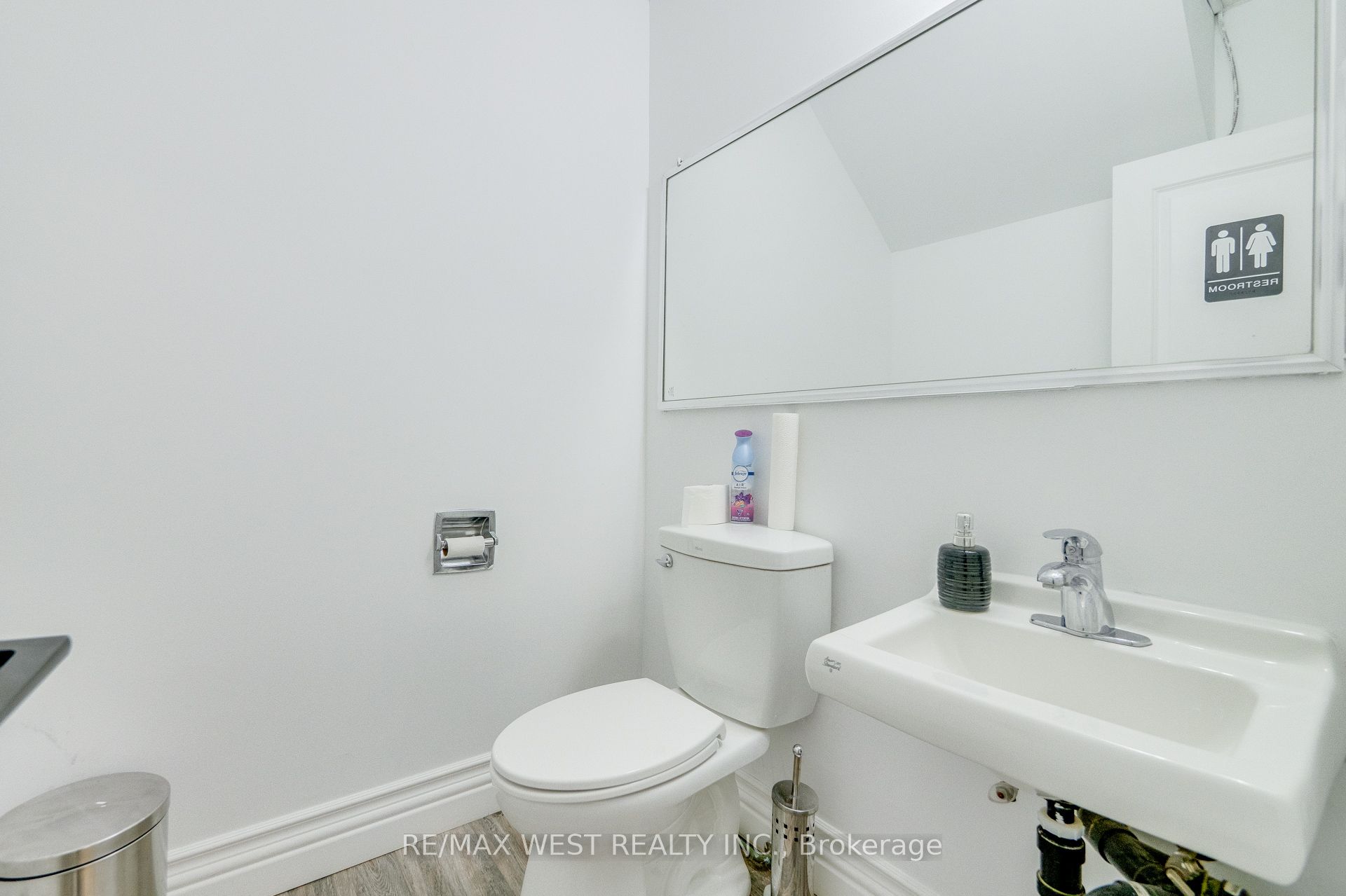 #5a - 27 Roytec Road Property Photo 27