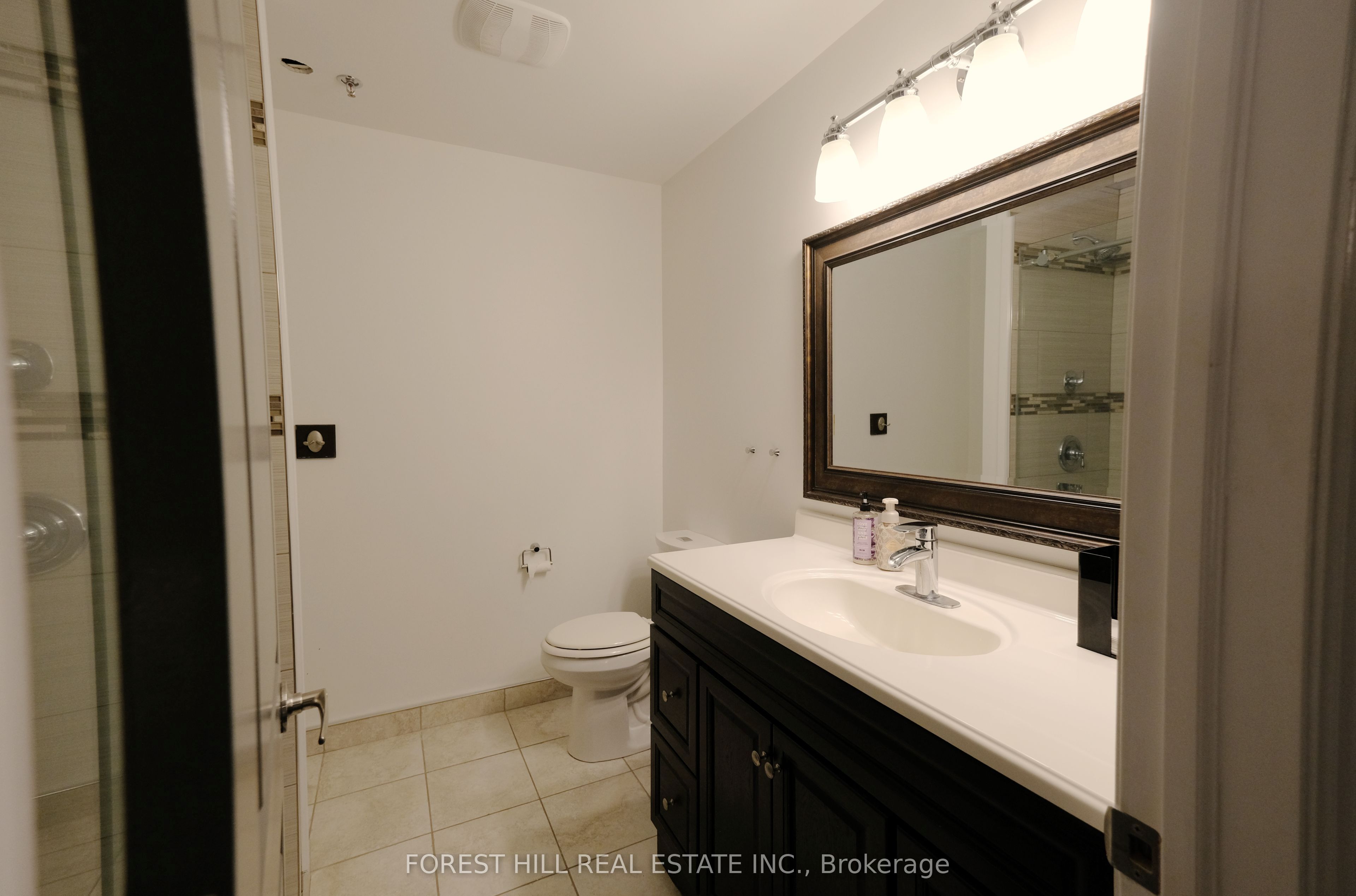 #5 - 1211 Gorham Street Property Photo 8