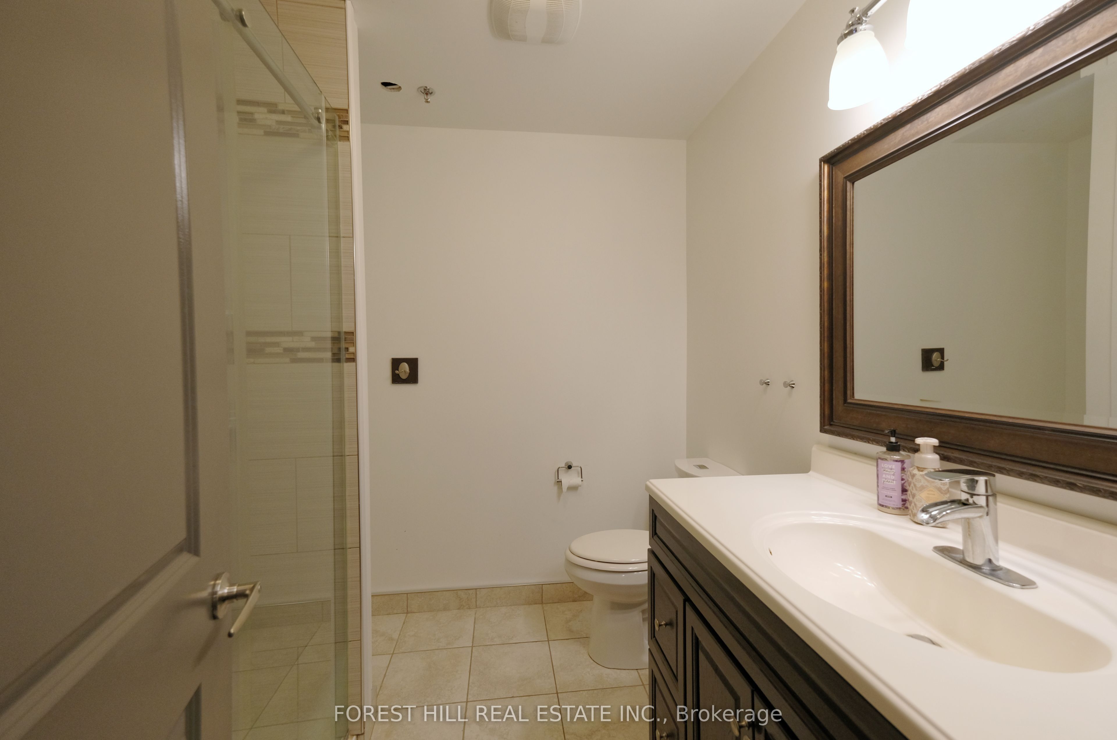 #5 - 1211 Gorham Street Property Photo 9