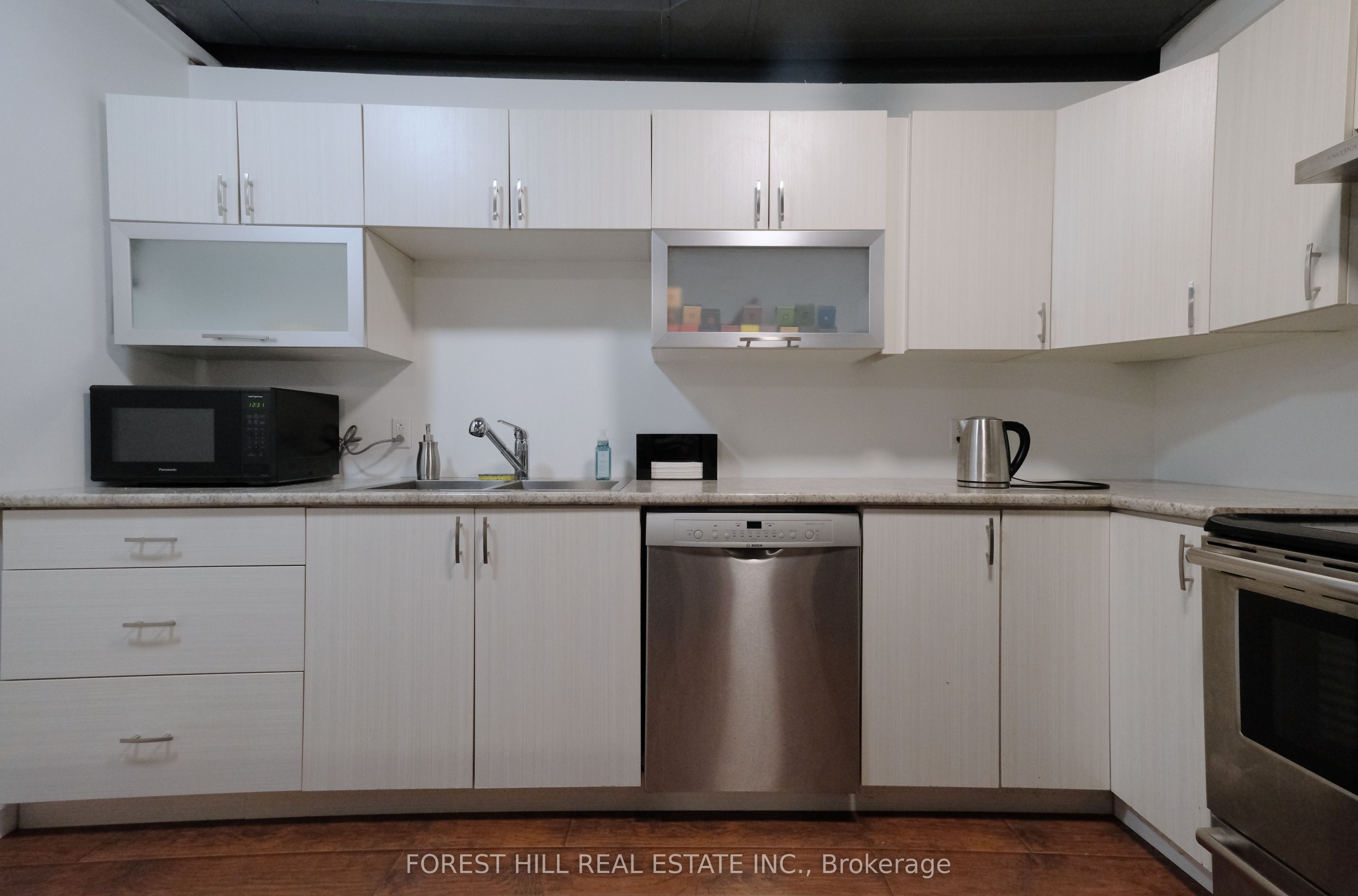 #5 - 1211 Gorham Street Property Photo 24