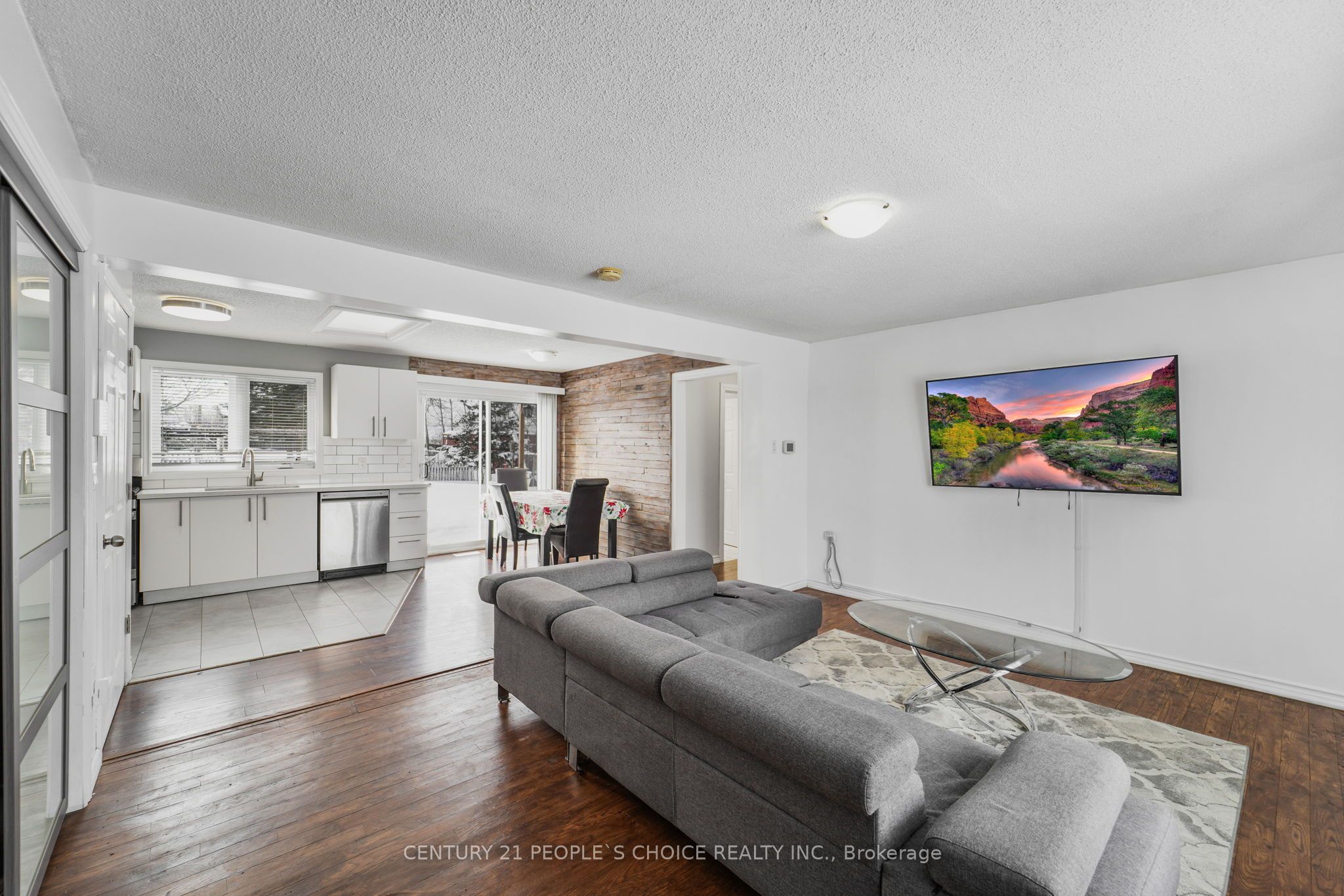 6950 Yonge Street Property Photo 5