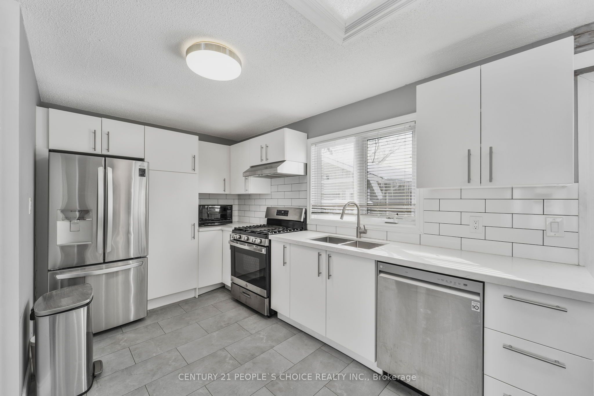 6950 Yonge Street Property Photo 6