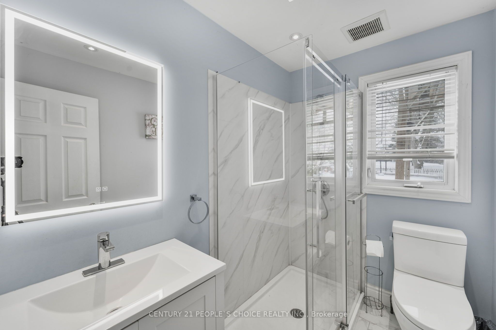 6950 Yonge Street Property Photo 8