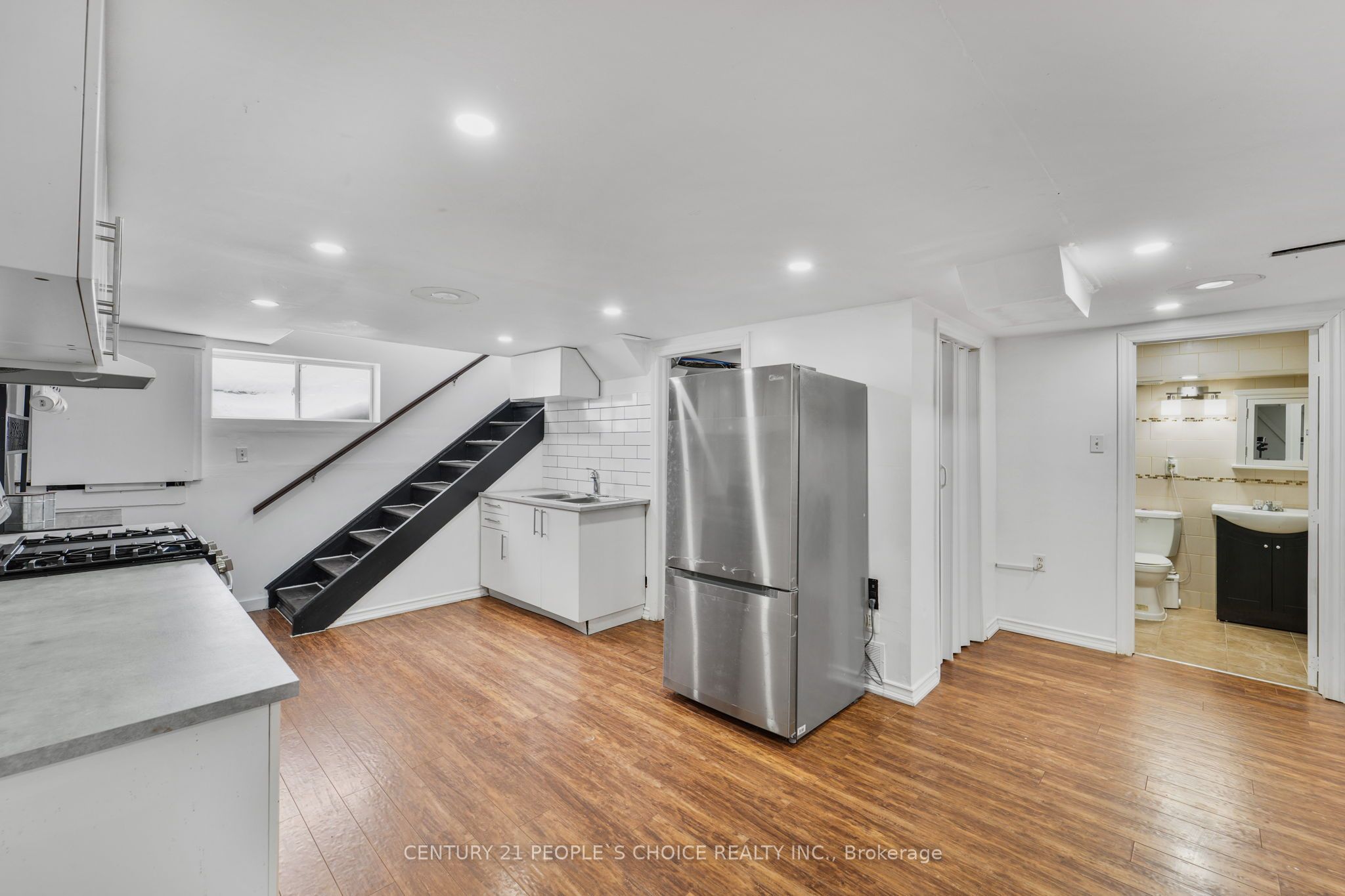 6950 Yonge Street Property Photo 10
