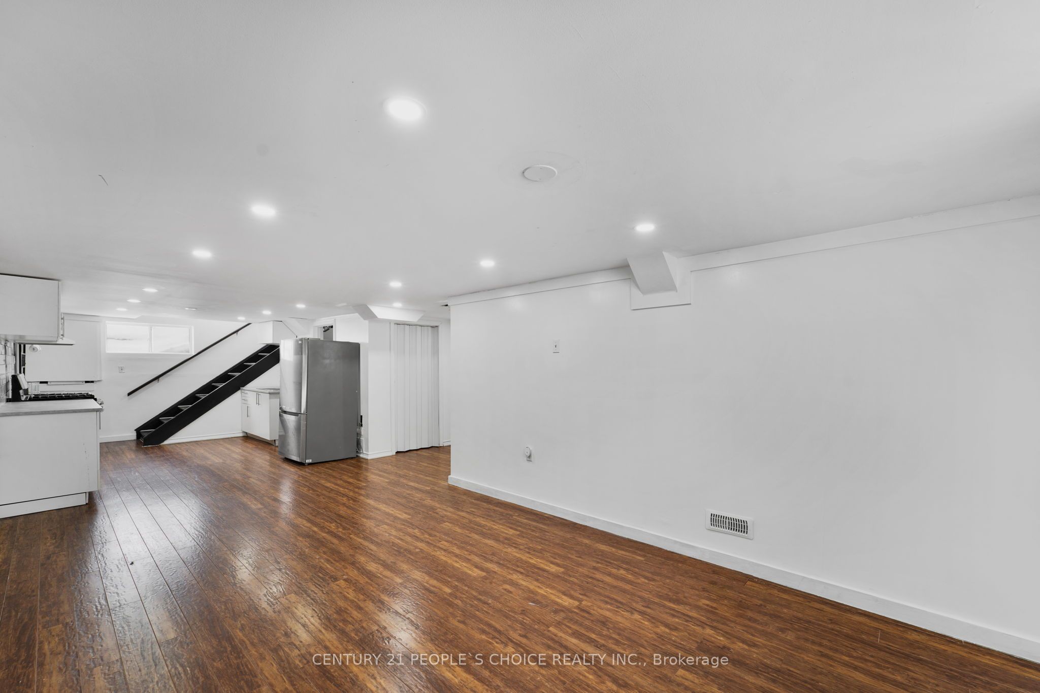 6950 Yonge Street Property Photo 12