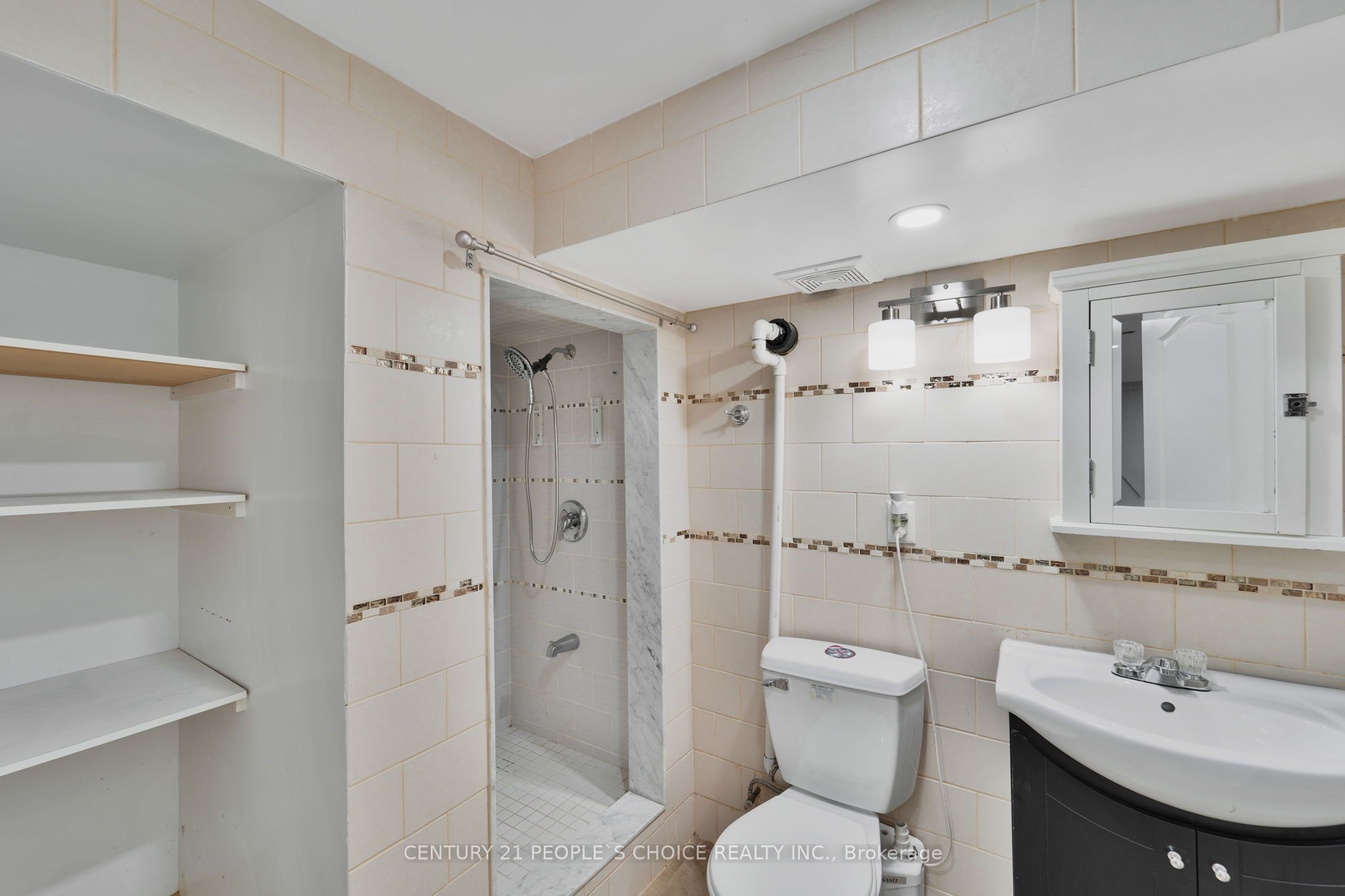 6950 Yonge Street Property Photo 14