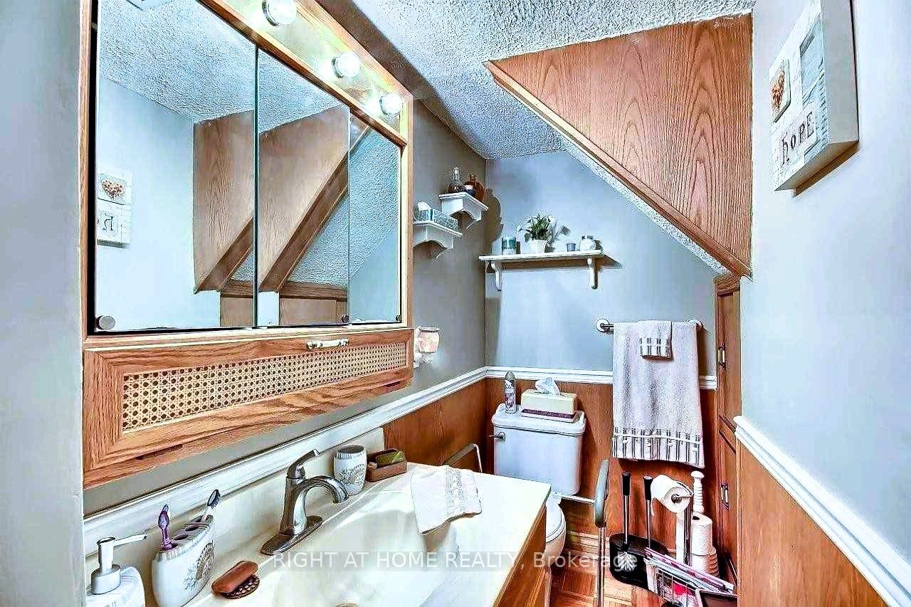10 The Queensway Property Photo 12