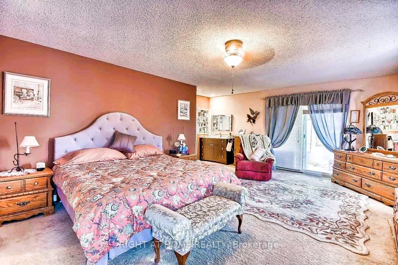 10 The Queensway Property Photo 15