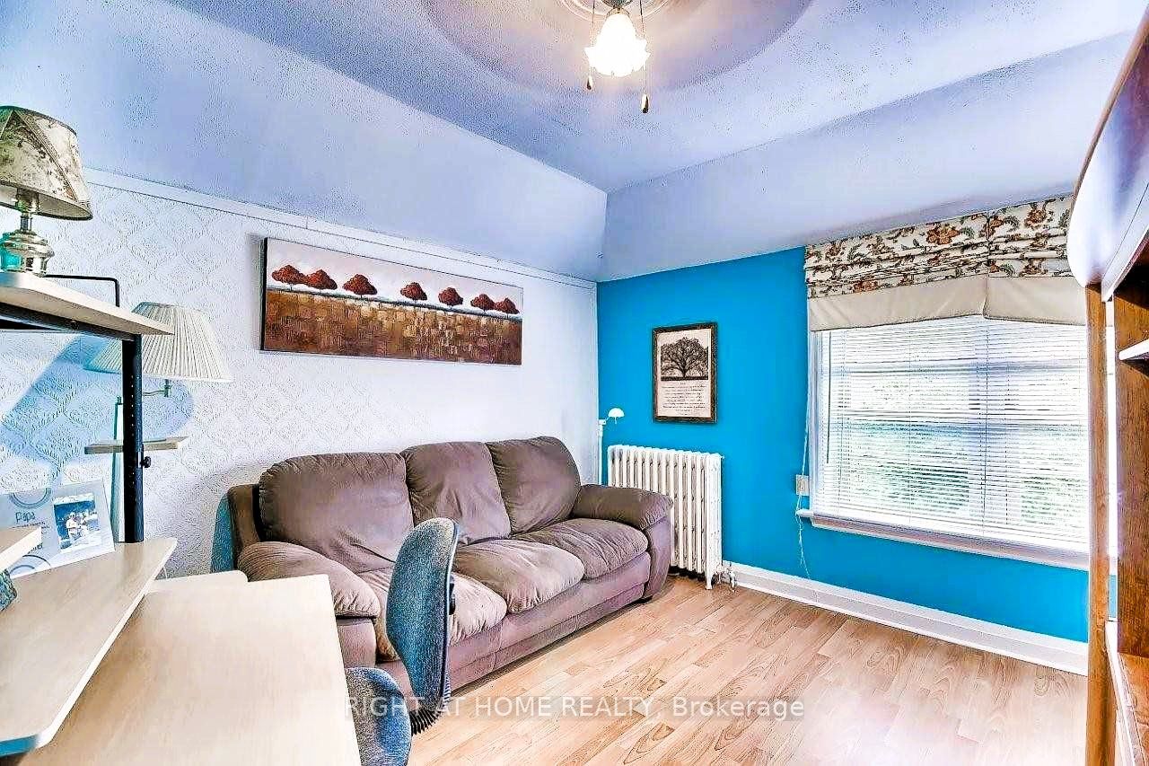 10 The Queensway Property Photo 19
