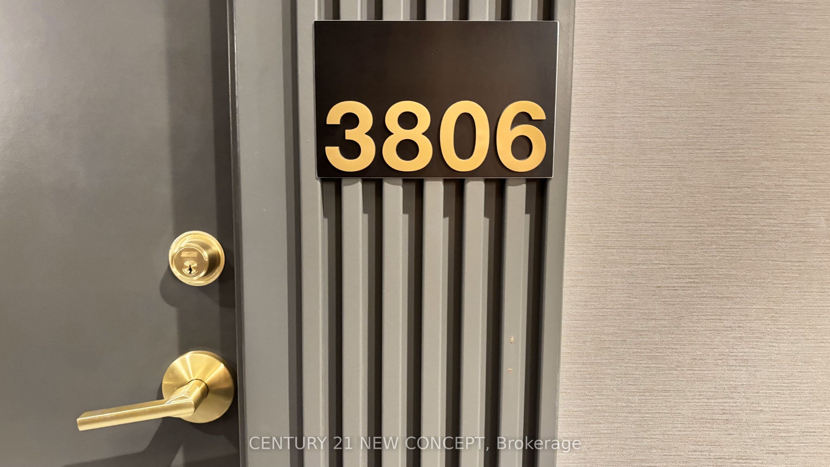 #3806 - 5 Buttermill Avenue Property Photo 2