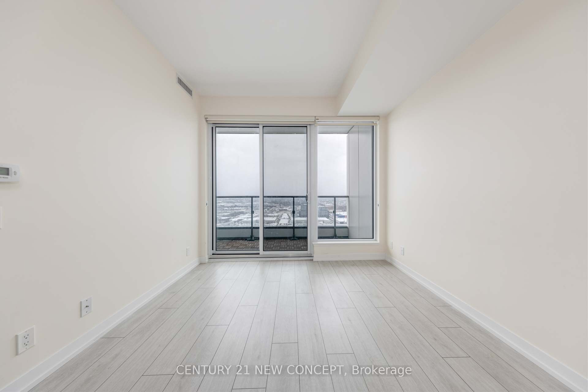 #3806 - 5 Buttermill Avenue Property Photo 7