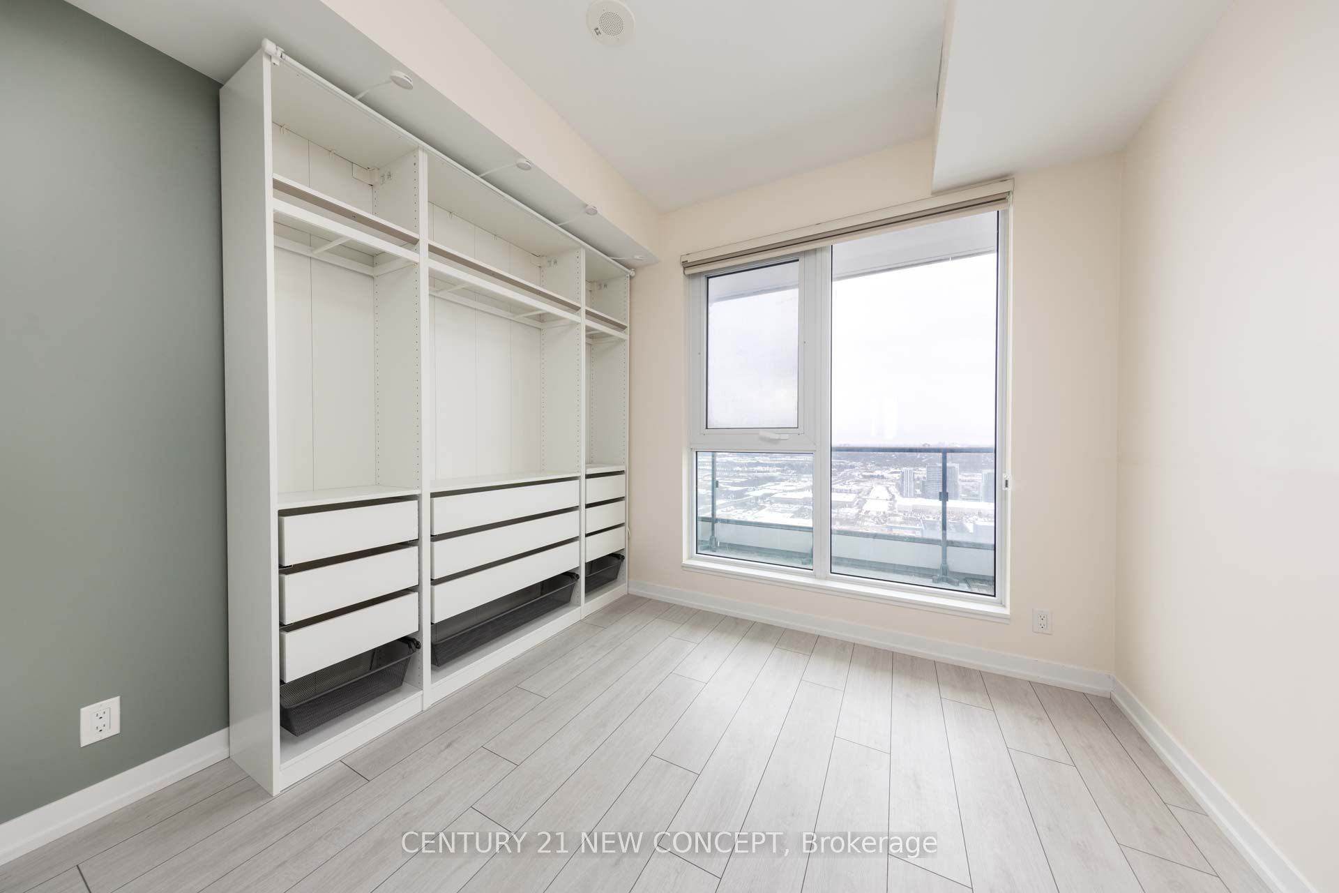 #3806 - 5 Buttermill Avenue Property Photo 9