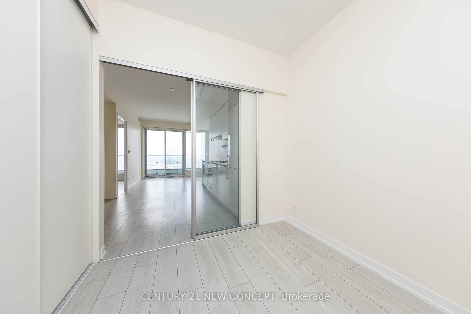 #3806 - 5 Buttermill Avenue Property Photo 13