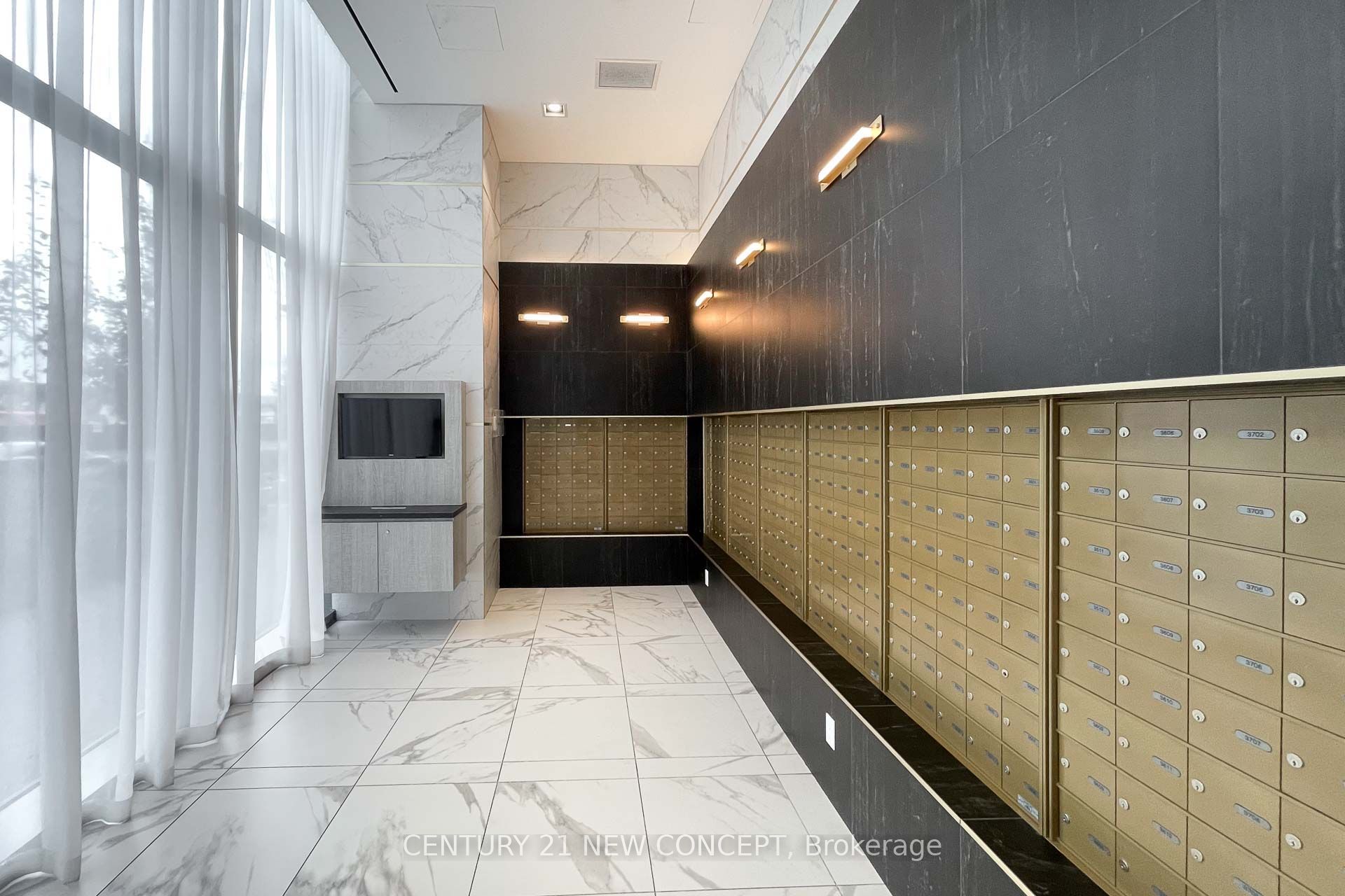 #3806 - 5 Buttermill Avenue Property Photo 29