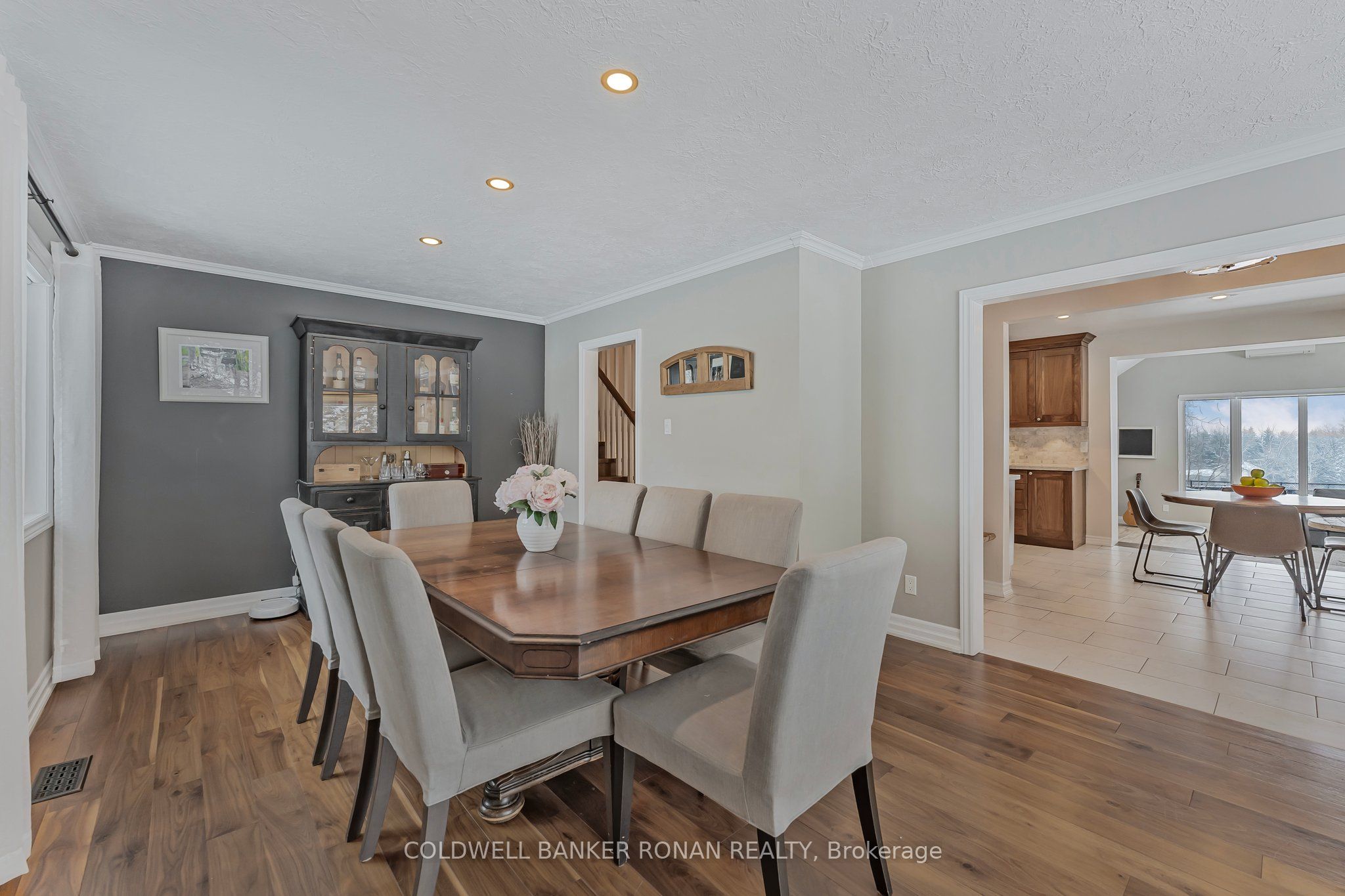 1382 10th Line Property Photo 15