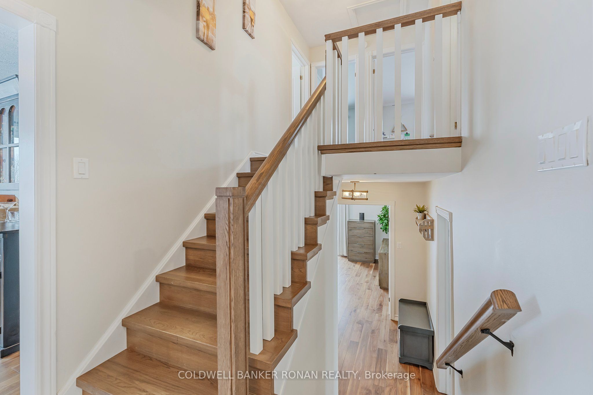 1382 10th Line Property Photo 16