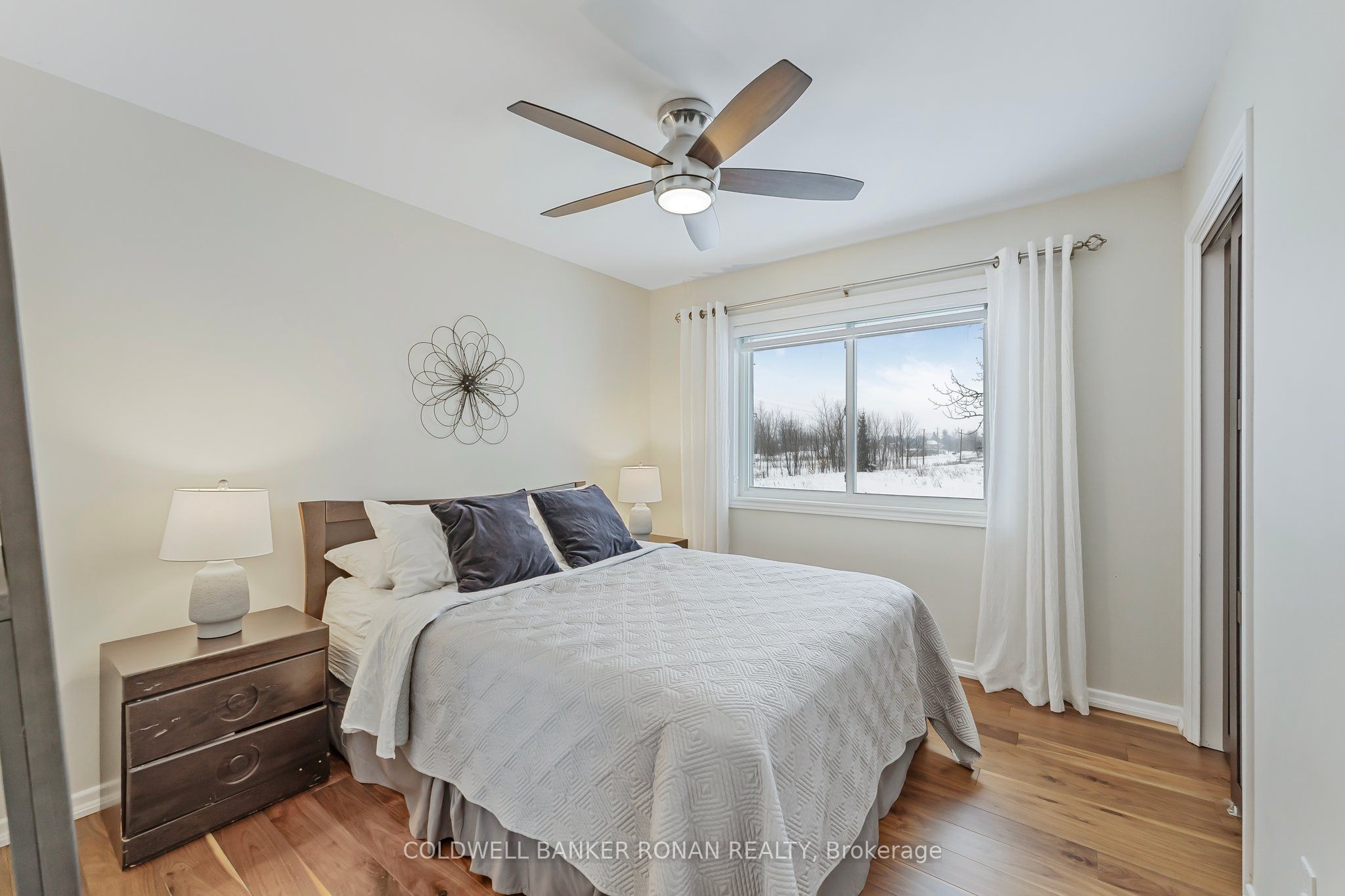1382 10th Line Property Photo 17