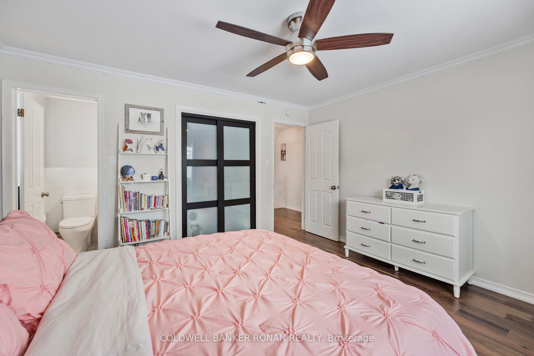 1382 10th Line Property Photo 22