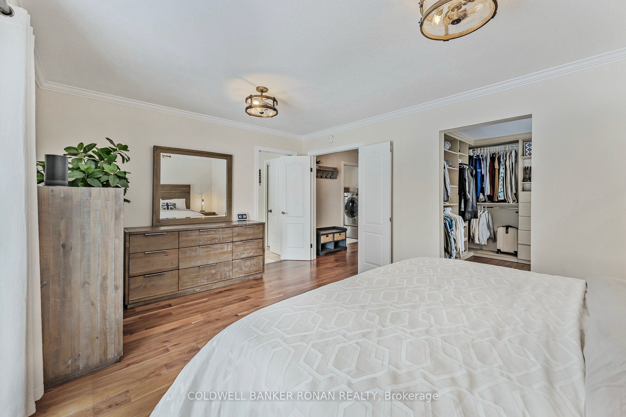 1382 10th Line Property Photo 28
