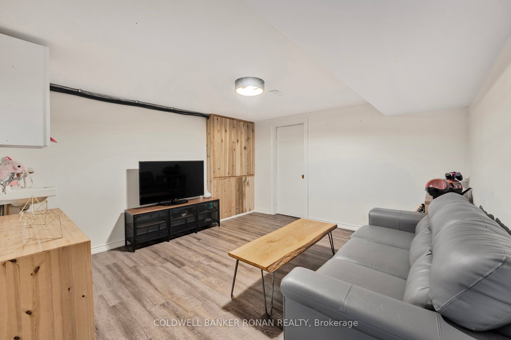 1382 10th Line Property Photo 34