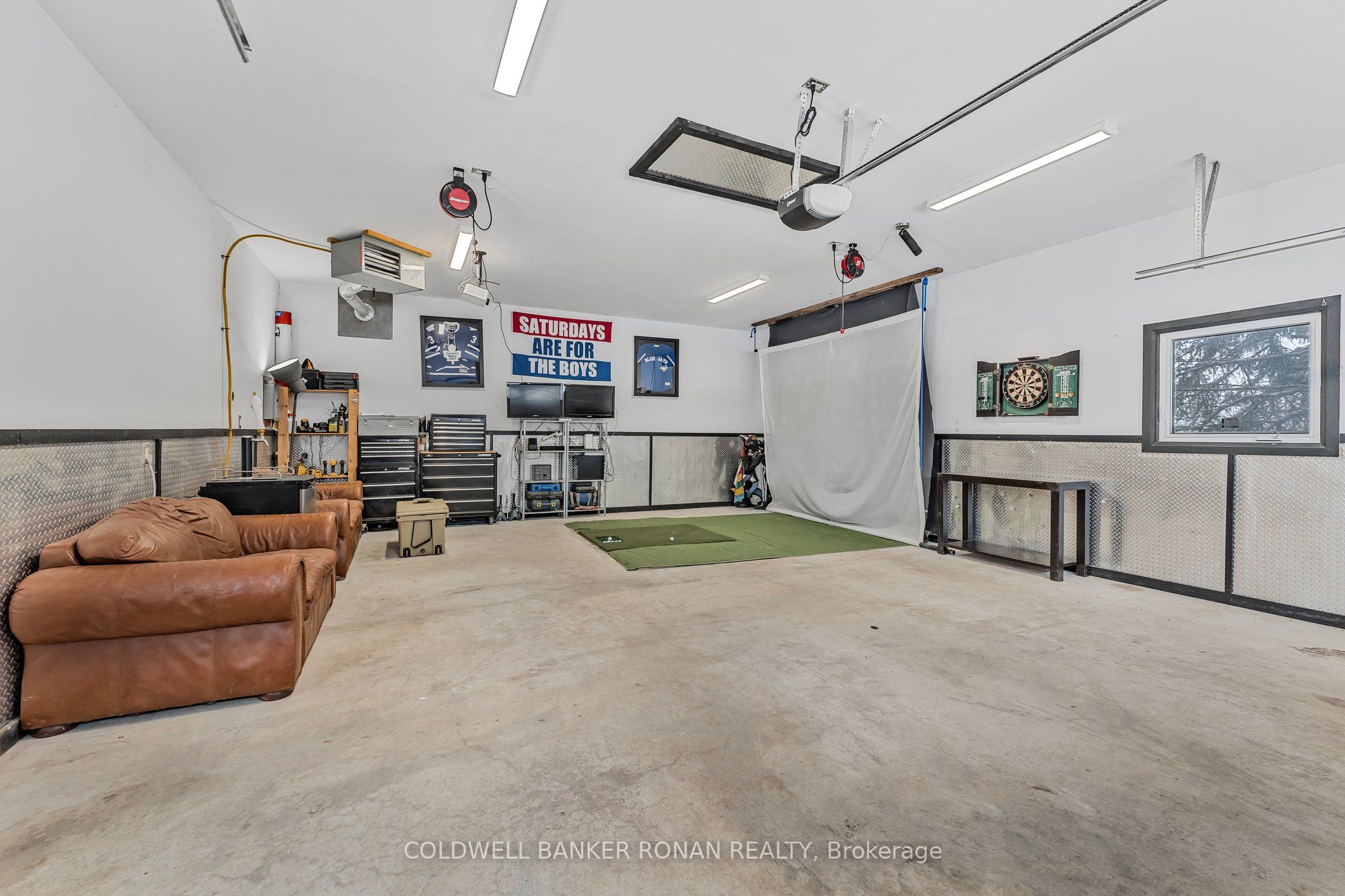 1382 10th Line Property Photo 35