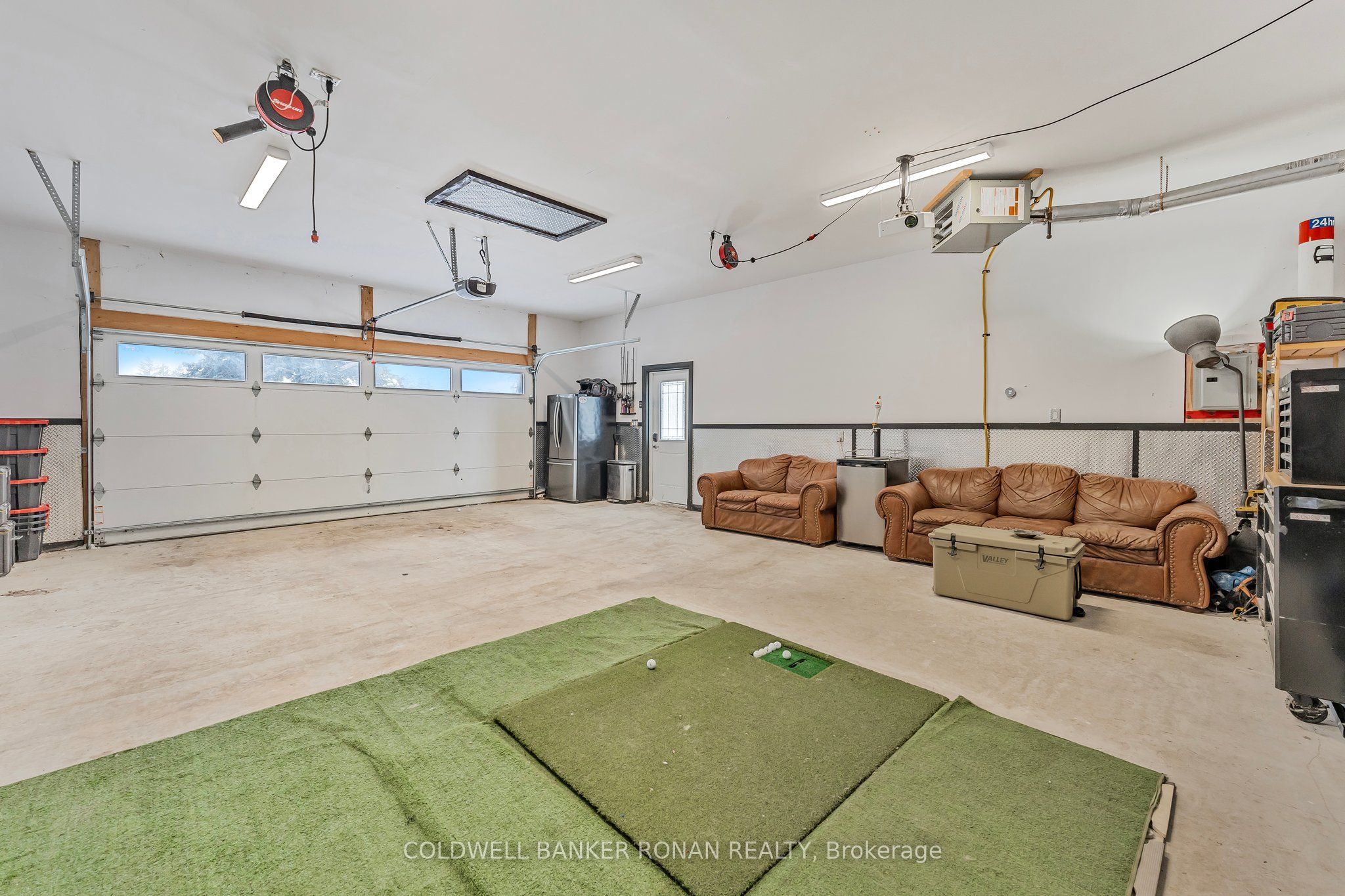 1382 10th Line Property Photo 36