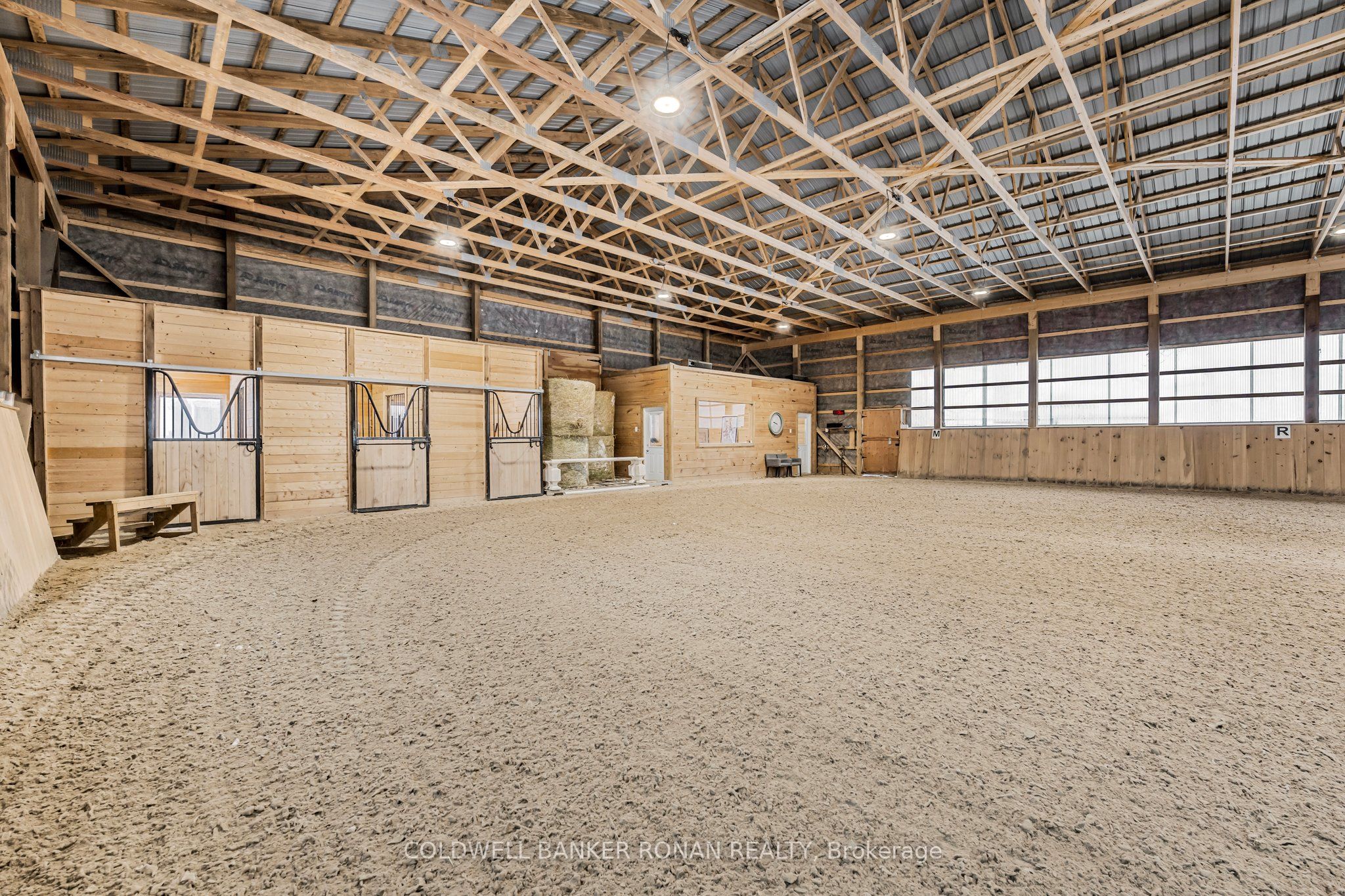 1382 10th Line Property Photo 39