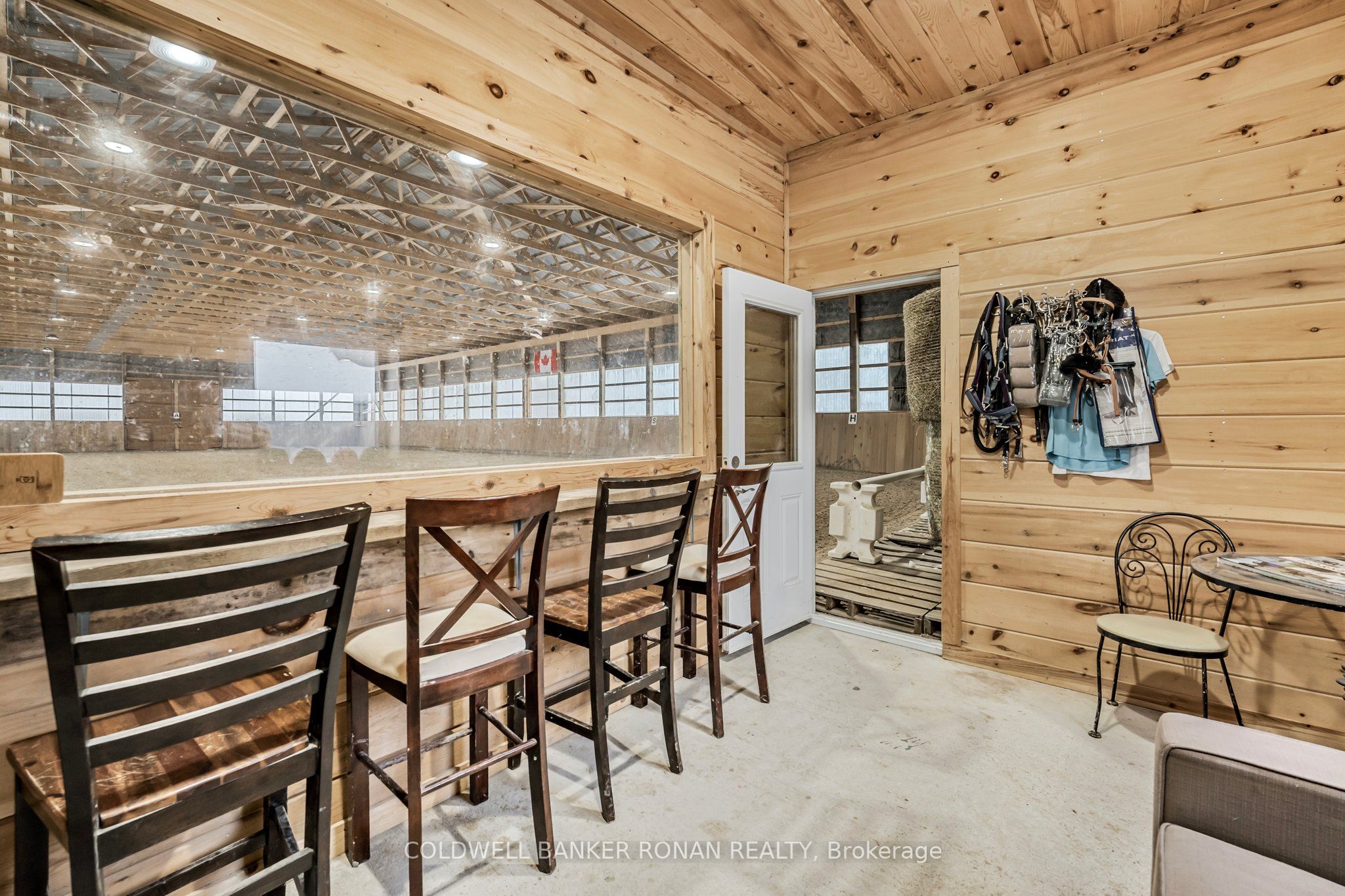 1382 10th Line Property Photo 40