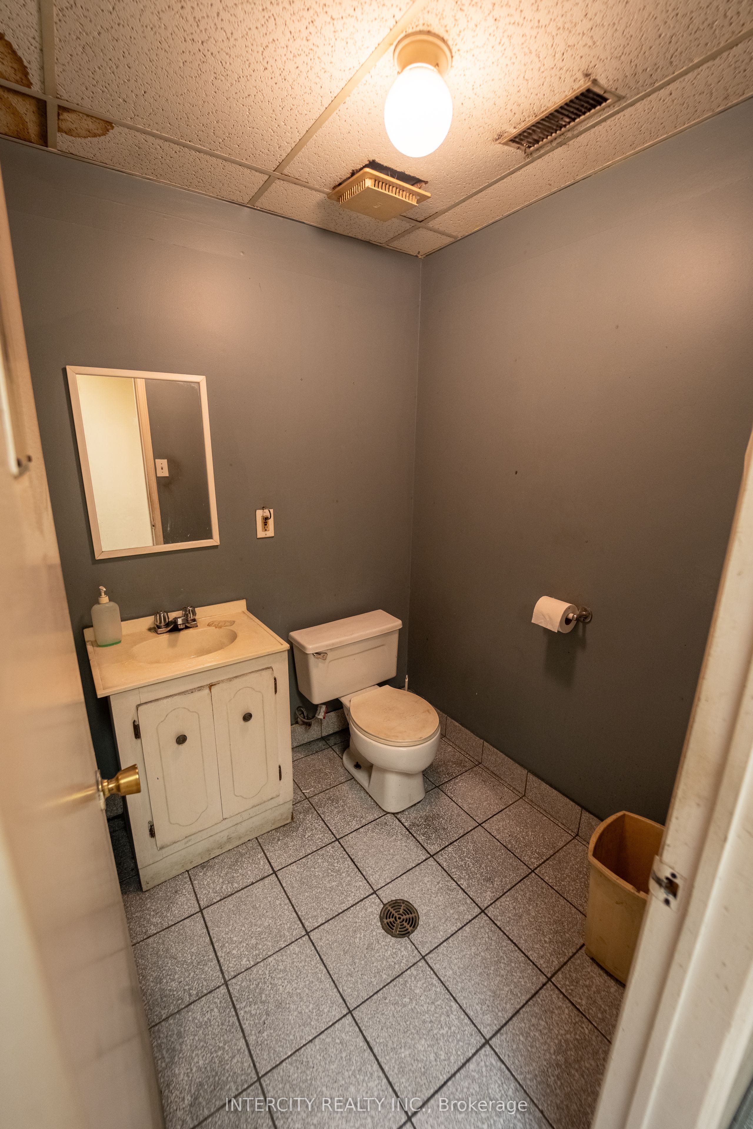 #2 - 750 Millway Avenue Property Photo 9