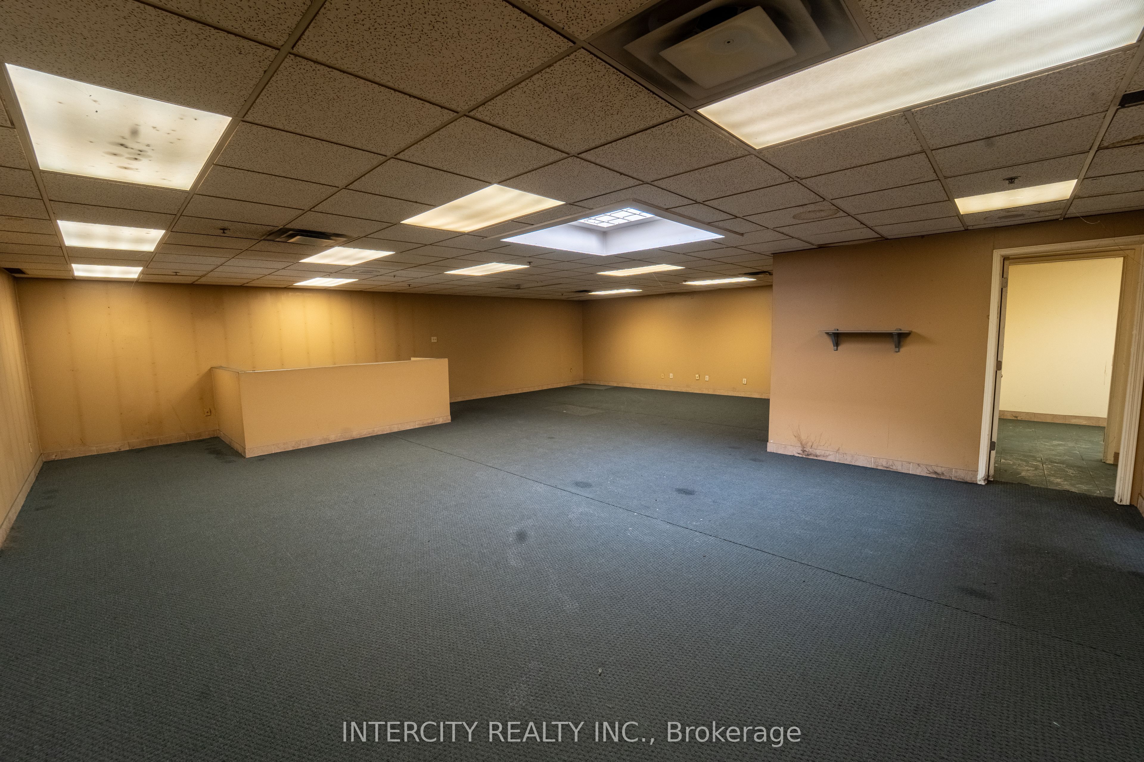 #2 - 750 Millway Avenue Property Photo 11