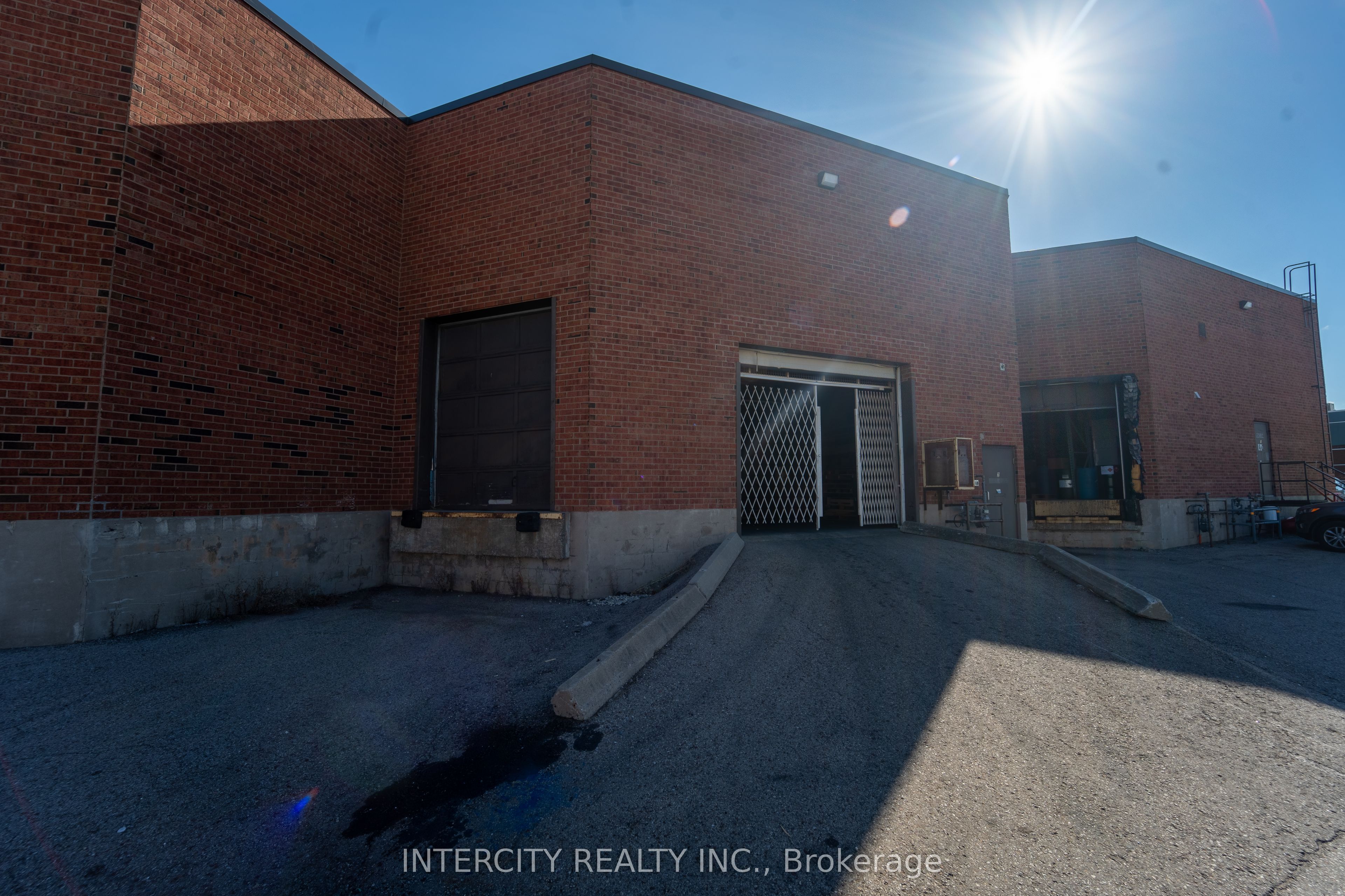 #2 - 750 Millway Avenue Property Photo 19