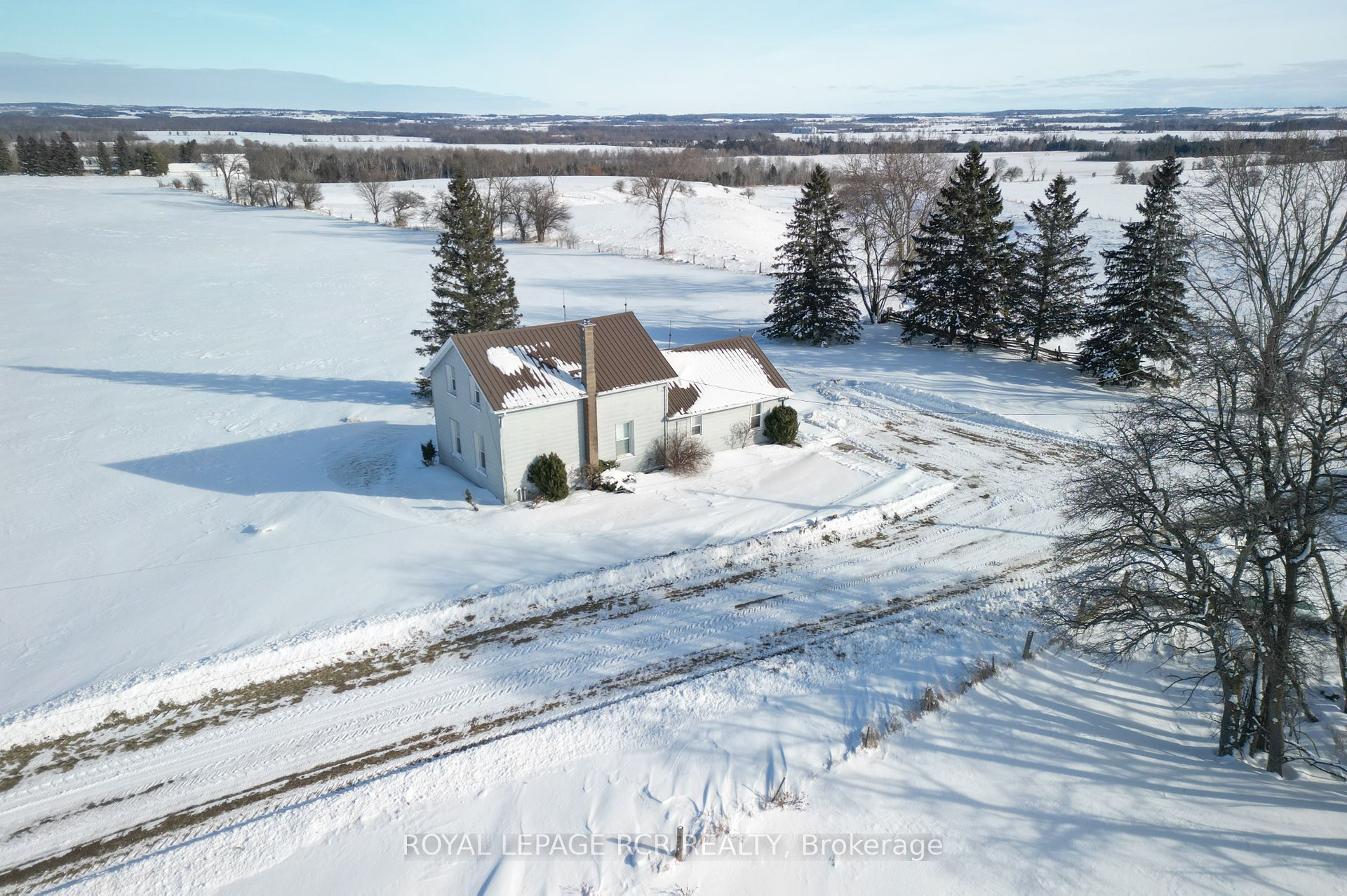 6049 13th Line Property Photo 2